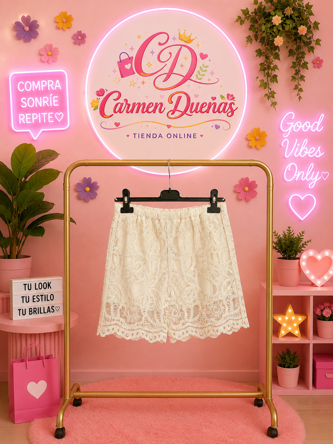Short de Encaje Boho Chic con Bordados | Carmen Dueñas
