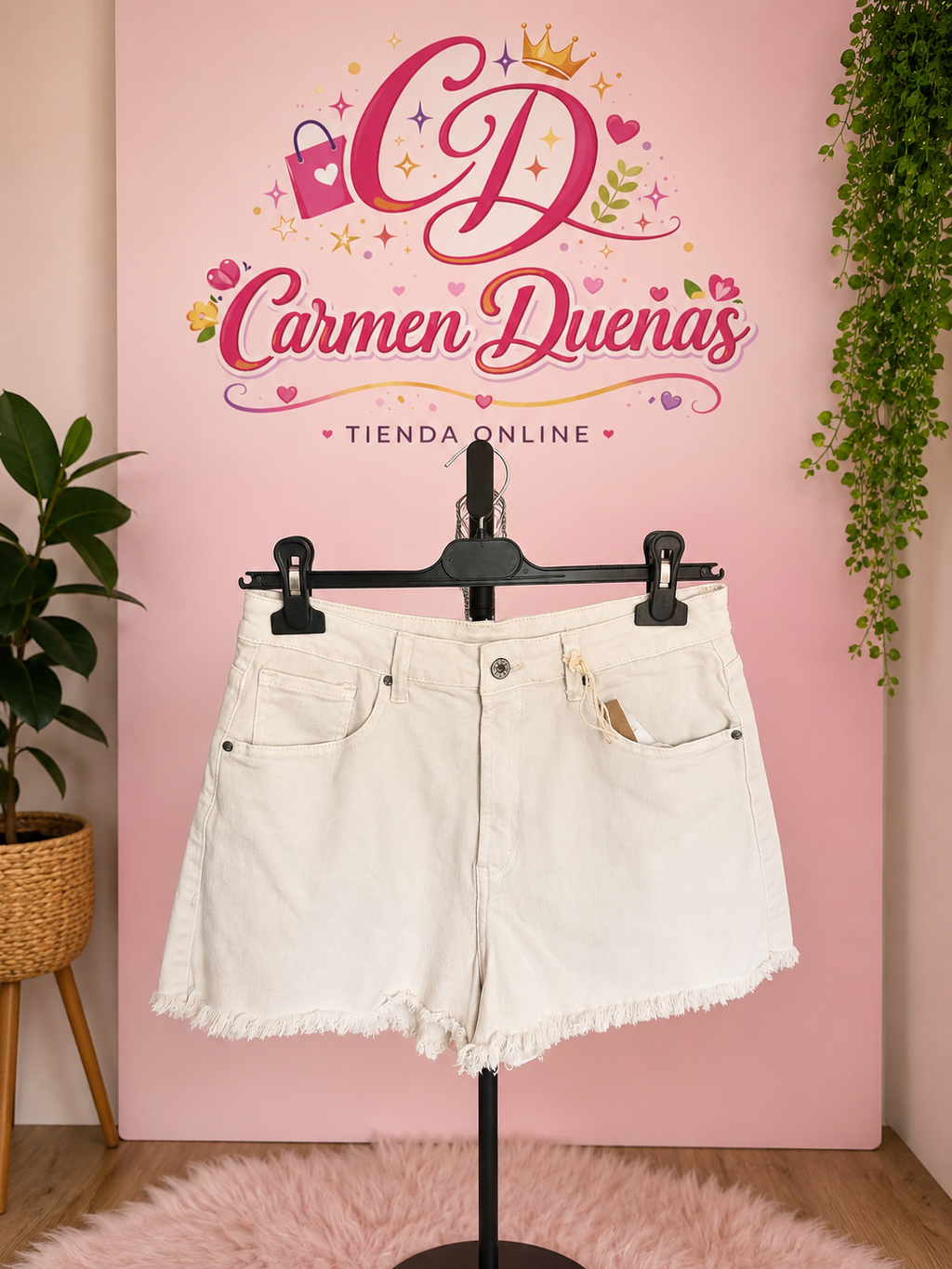 Short Casual con Acabado Desflecado de Verano | Carmen Dueñas