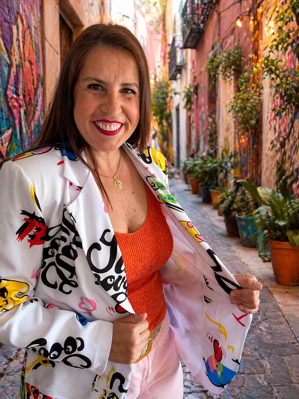 Chaqueta tipo blazer de estilo urbano y artístico, perfecta para dar un toque único a cualquier look 💥