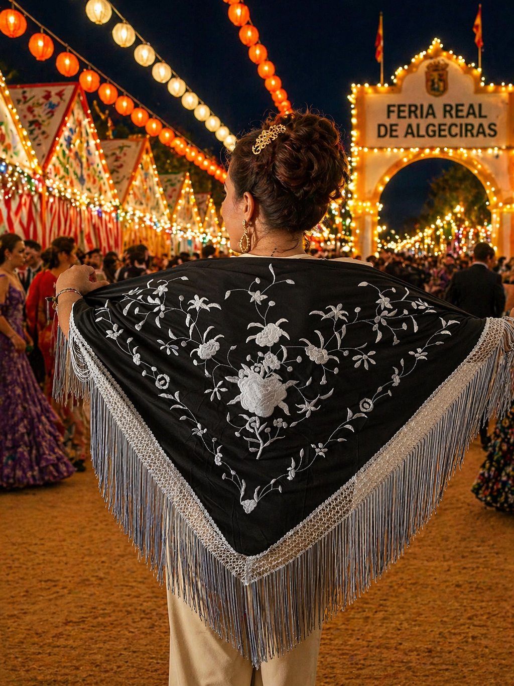 Mantón negro bordado con flecos – Elegancia atemporal