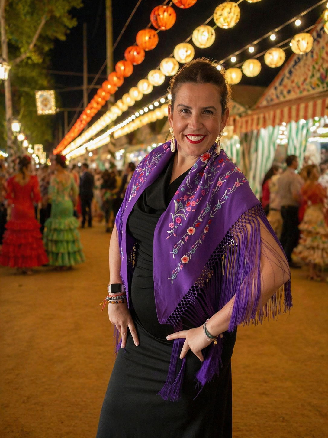 Mantón bordado en tono morado – Elegancia con carácter