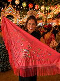 Mantón flamenco en vibrante color coral 🌺