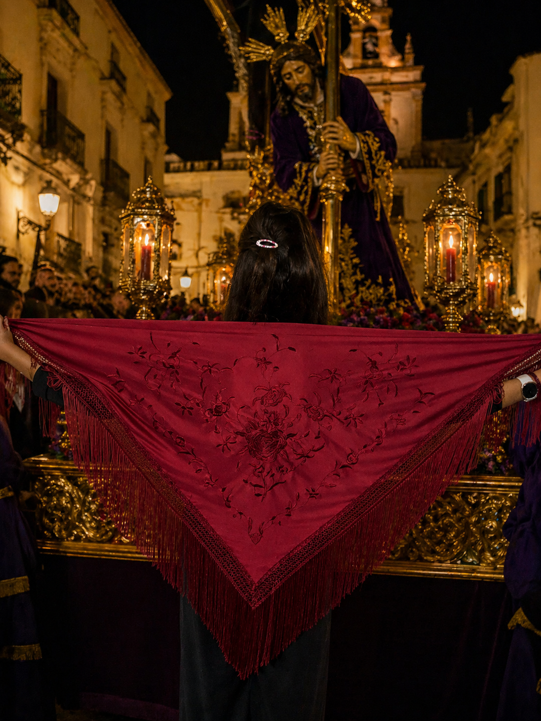 ✨ Mantón burdeos bordado tono sobre tono – Elegancia atemporal 🍷