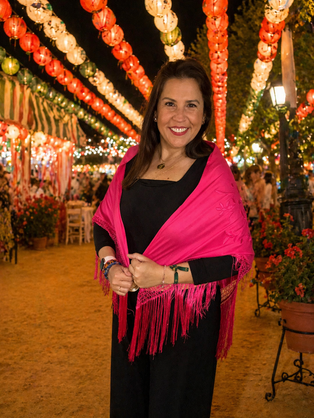 ✨ Mantón fucsia bordado – Luz, alegría y estilo flamenco 💖