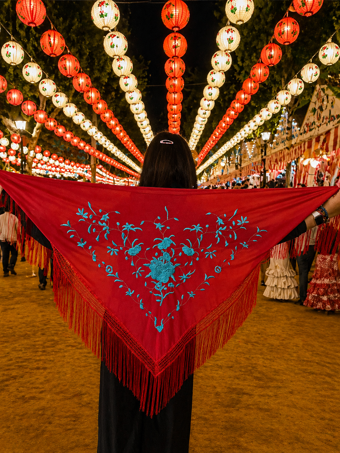 🌹 “Pasión Roja bajo los Farolillos” 🏮💫