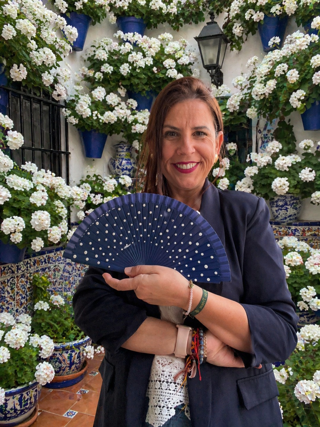 Abanico Flamenco Pequeño Azul Marino con Lunares Blancos