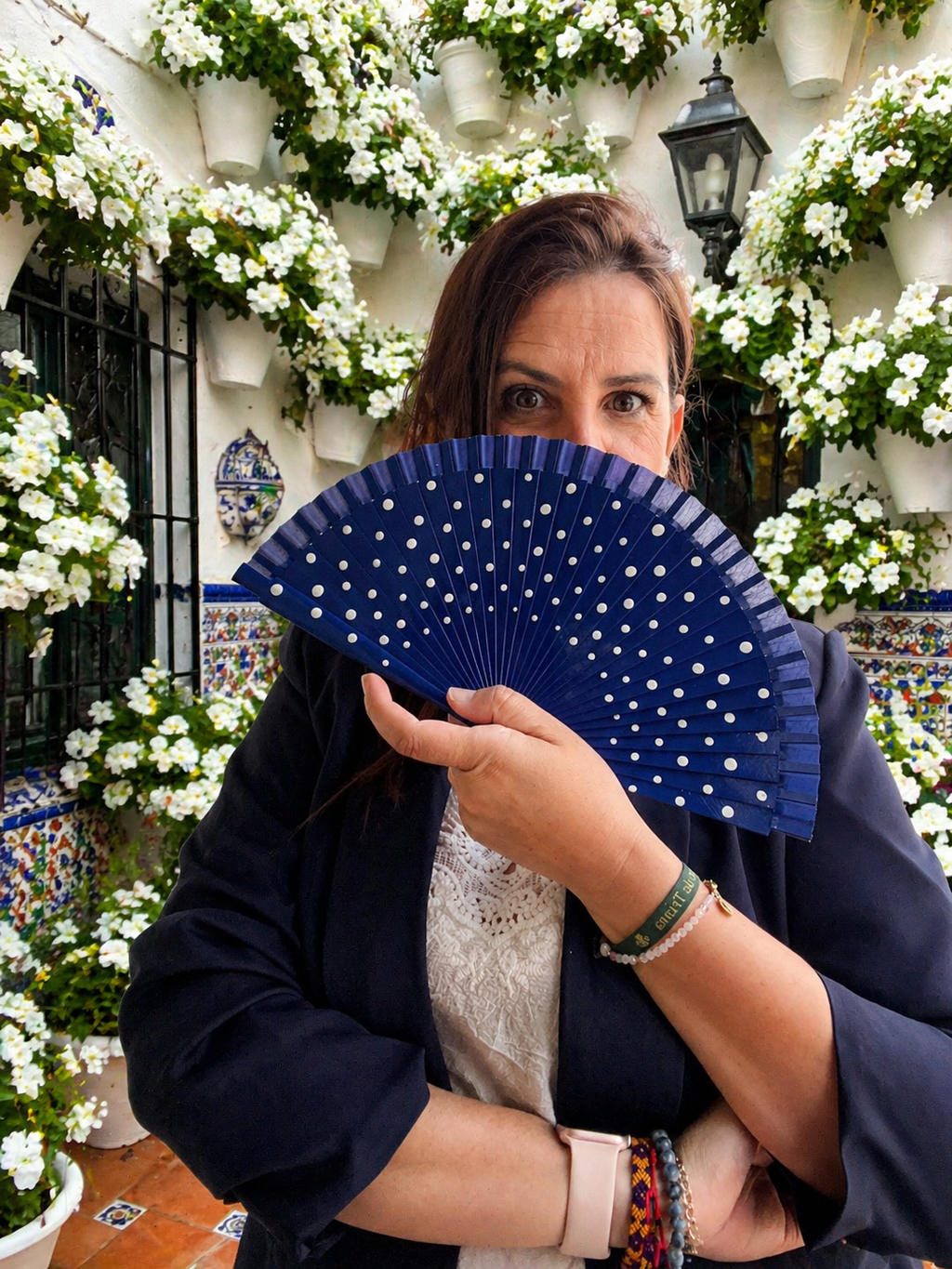 Abanico Flamenco Pequeño Azul Marino con Lunares Blancos
