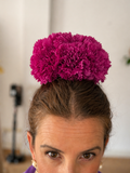 Flores para el cabello en tono buganvilla – Elegancia flamenca