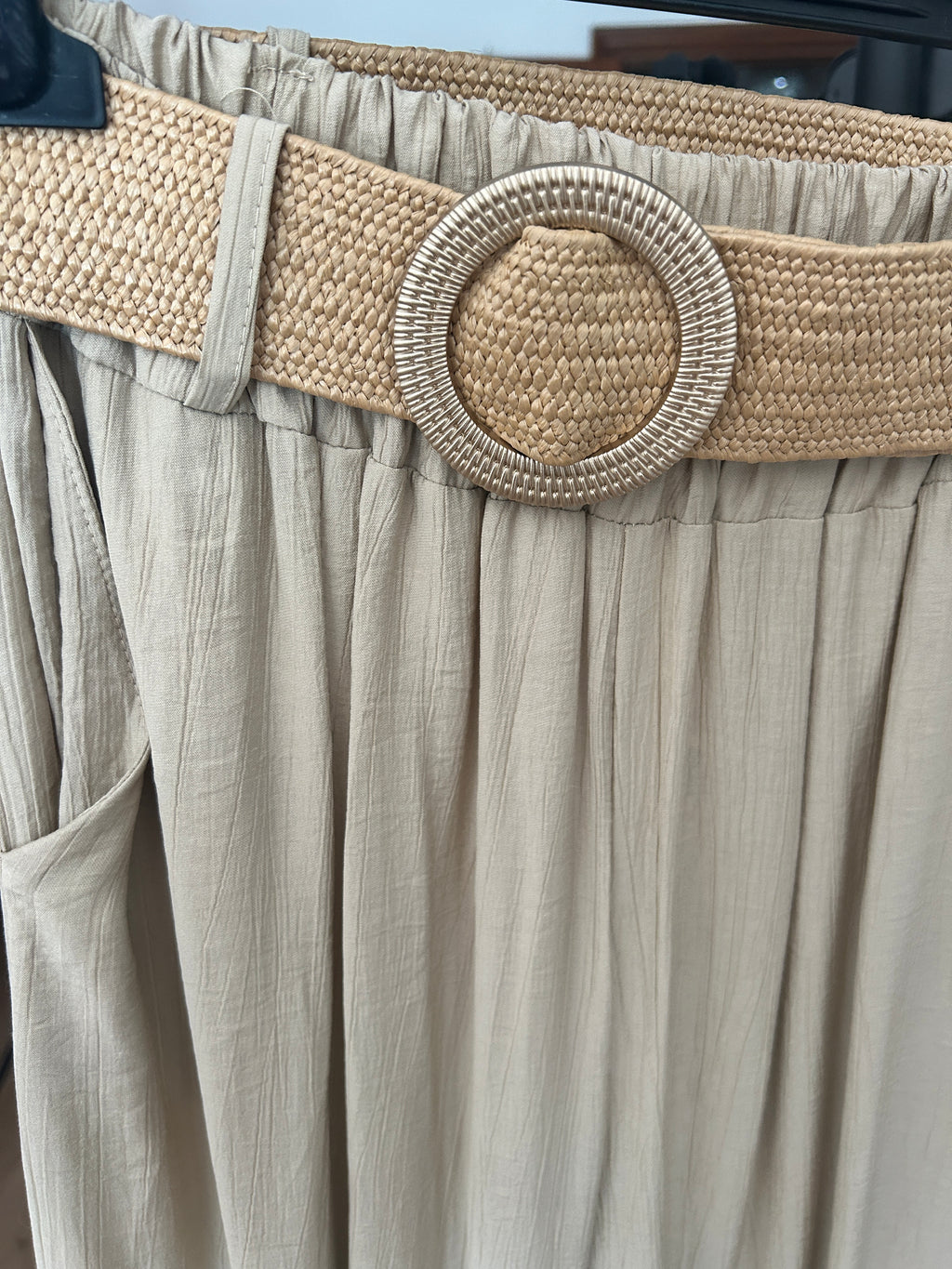 🤍✨ Pantalón Palazzo Beige con Cinturón Boho ✨🤍