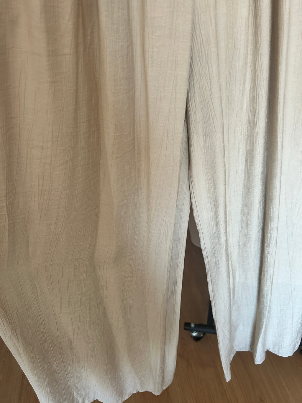 🤍✨ Pantalón Palazzo Beige con Cinturón Boho ✨🤍