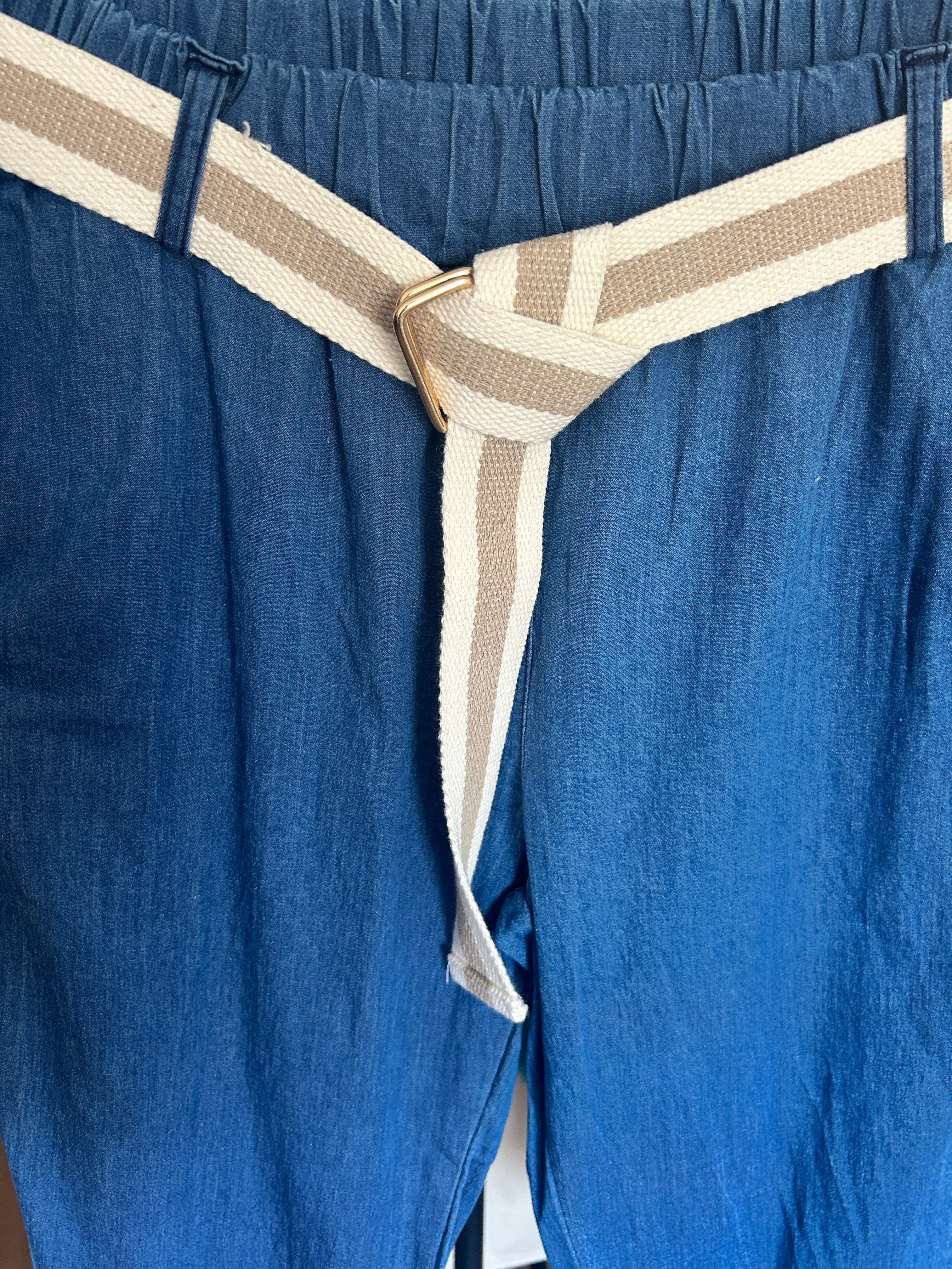 💙✨ Pantalón Denim Chic con Cinturón ✨💙