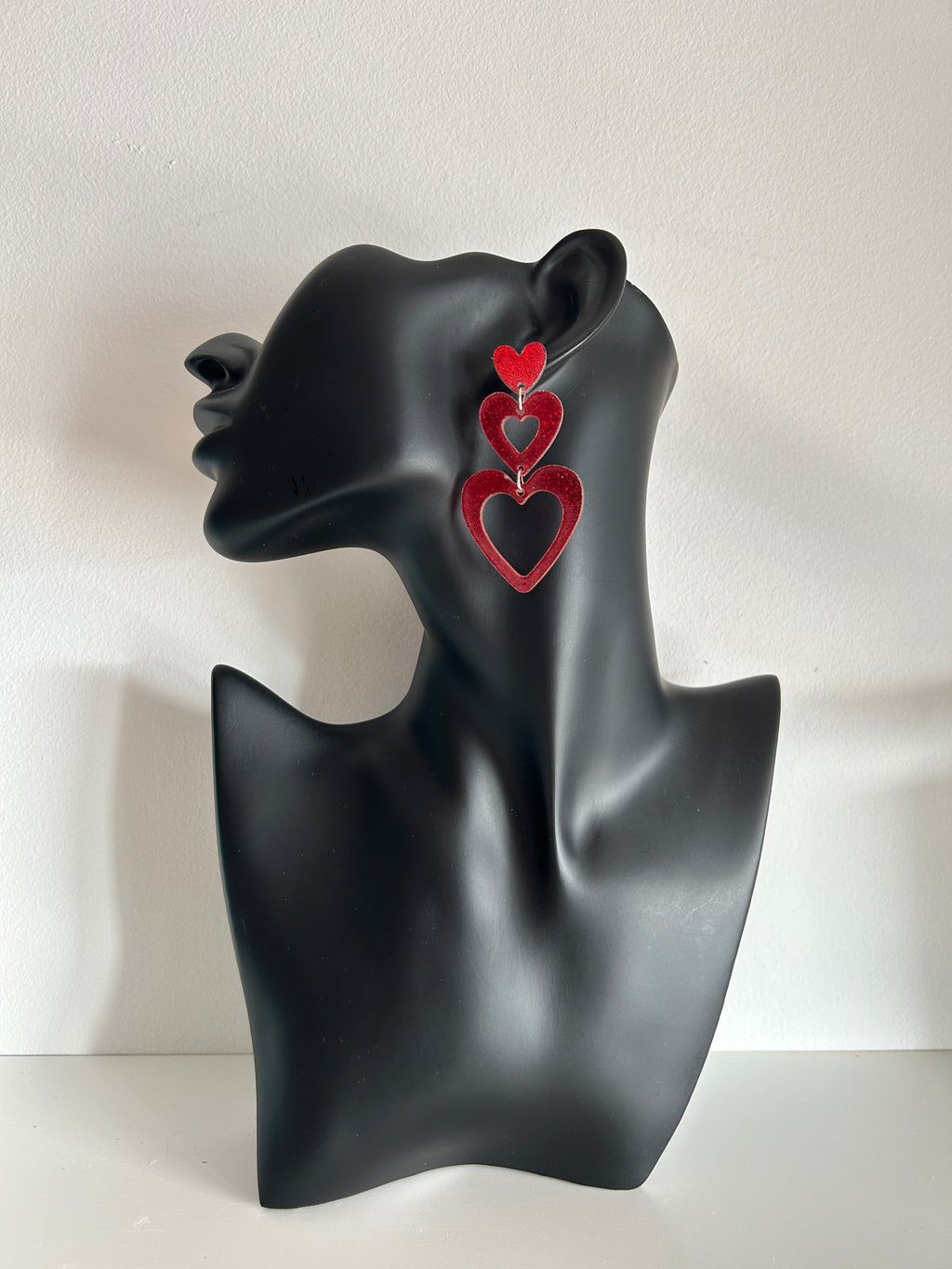 Pendientes de corazones rojos grandes