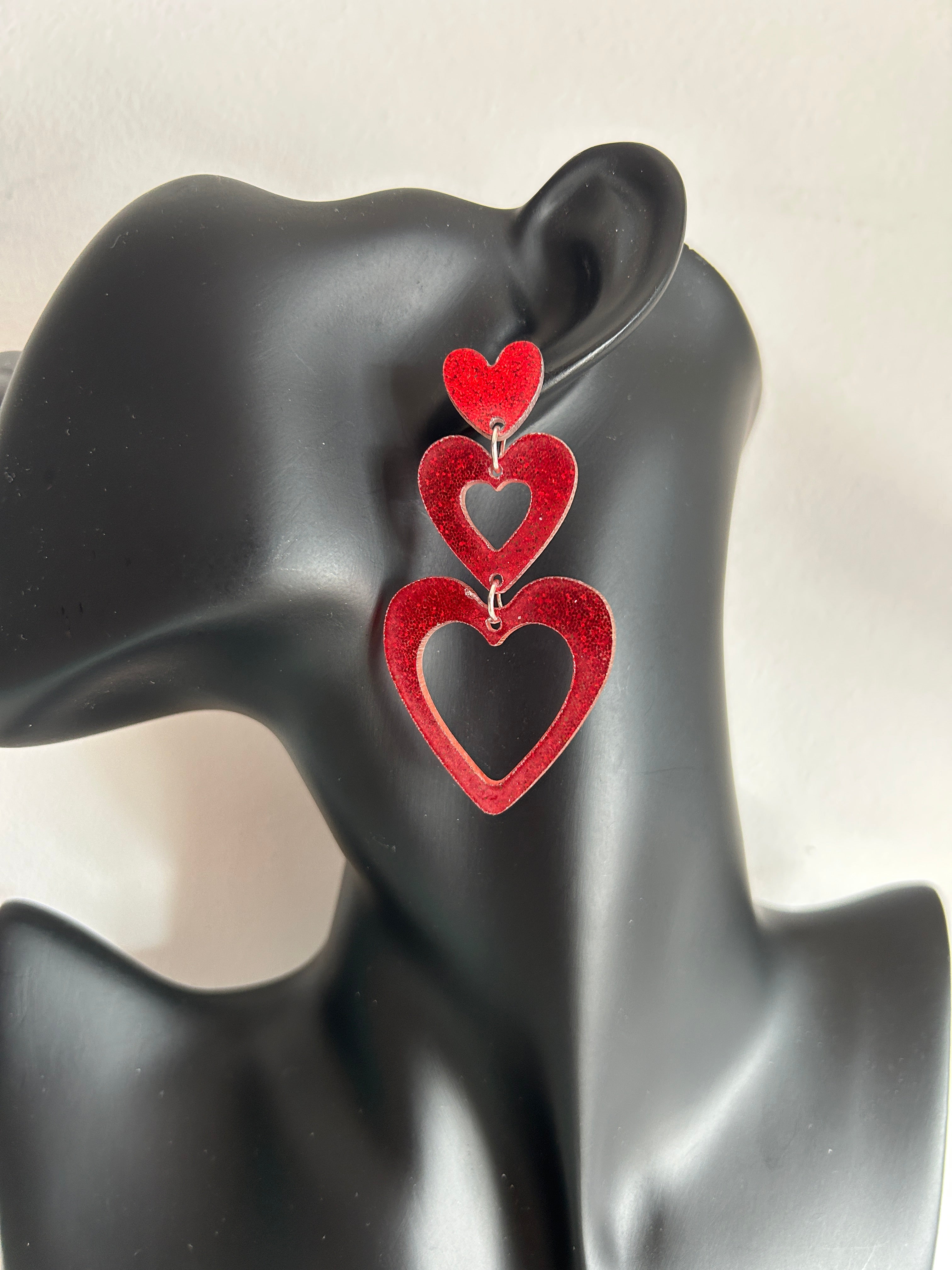 Pendientes de corazones rojos grandes