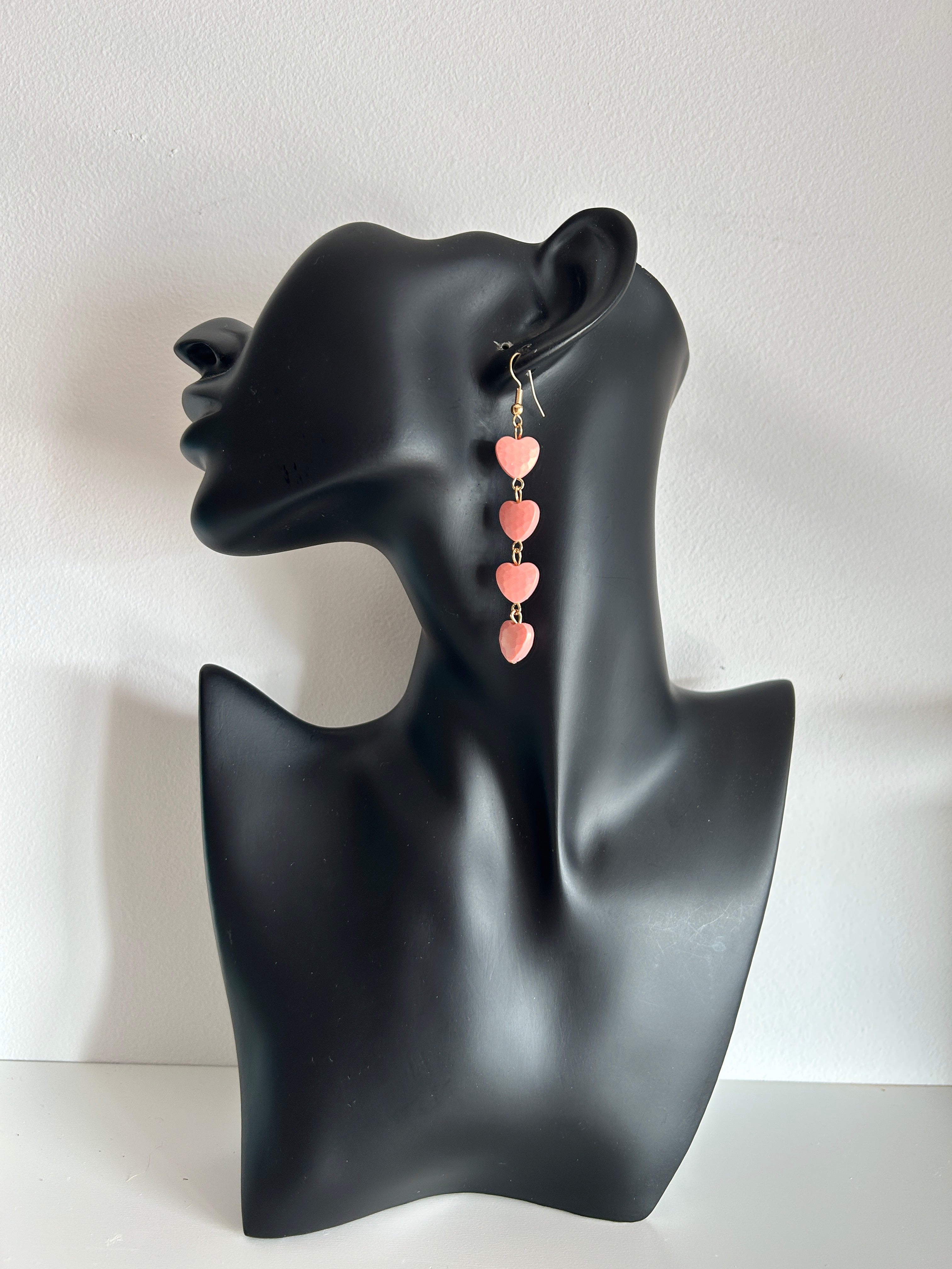 Pendientes de corazones pequeños color salmon/coral