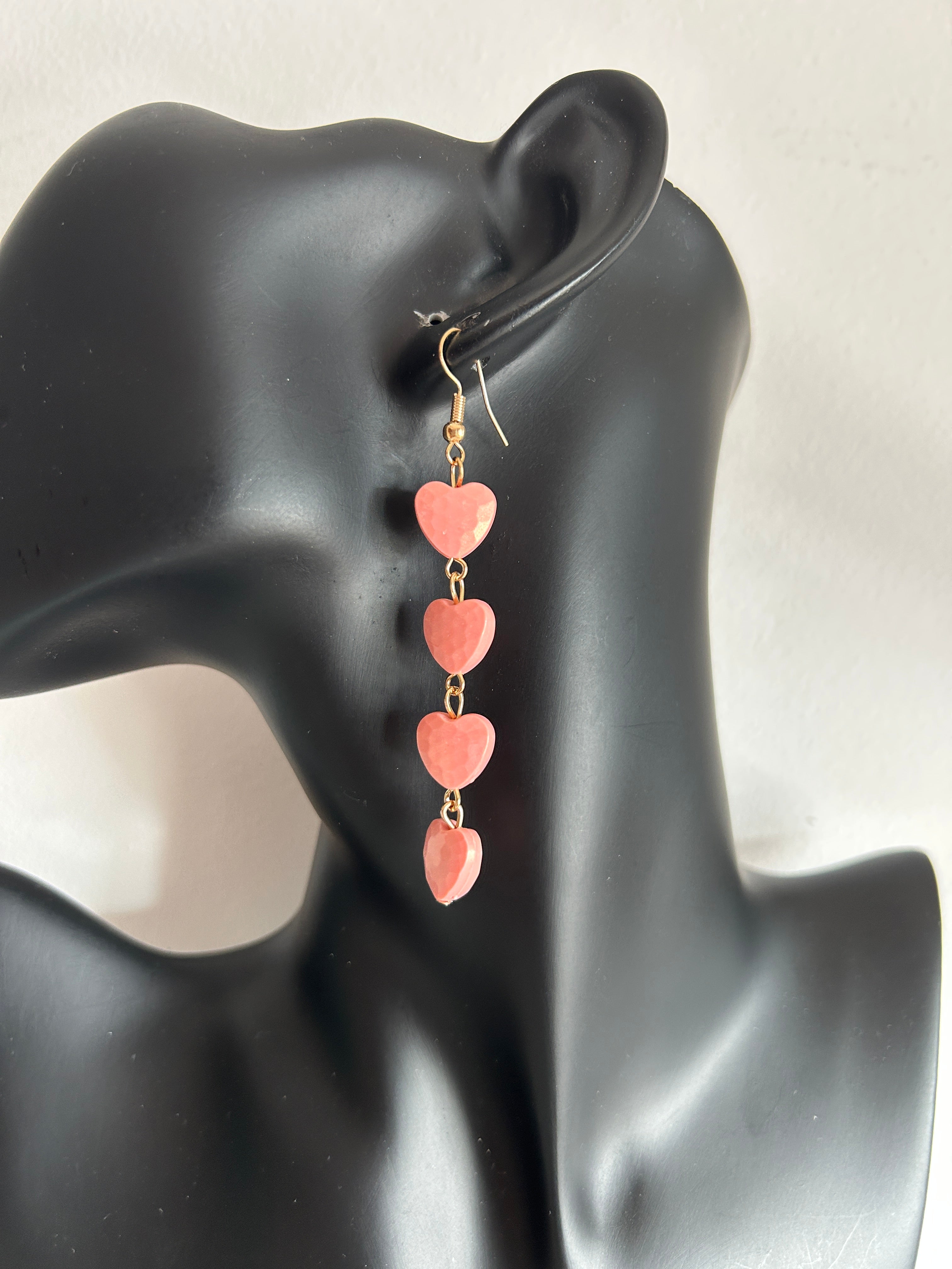 Pendientes de corazones pequeños color salmon/coral