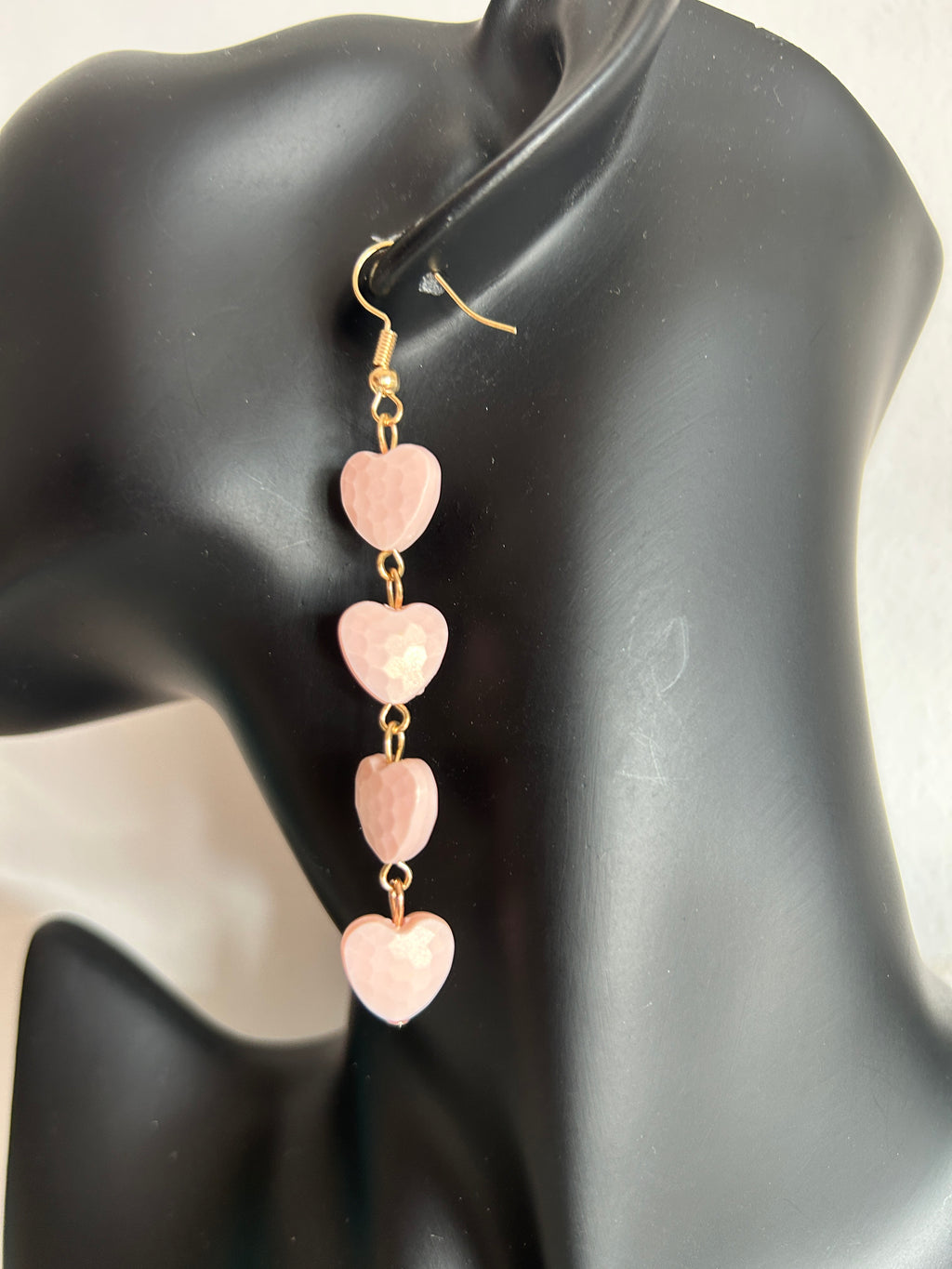 Pendientes colgantes de corazones rosas