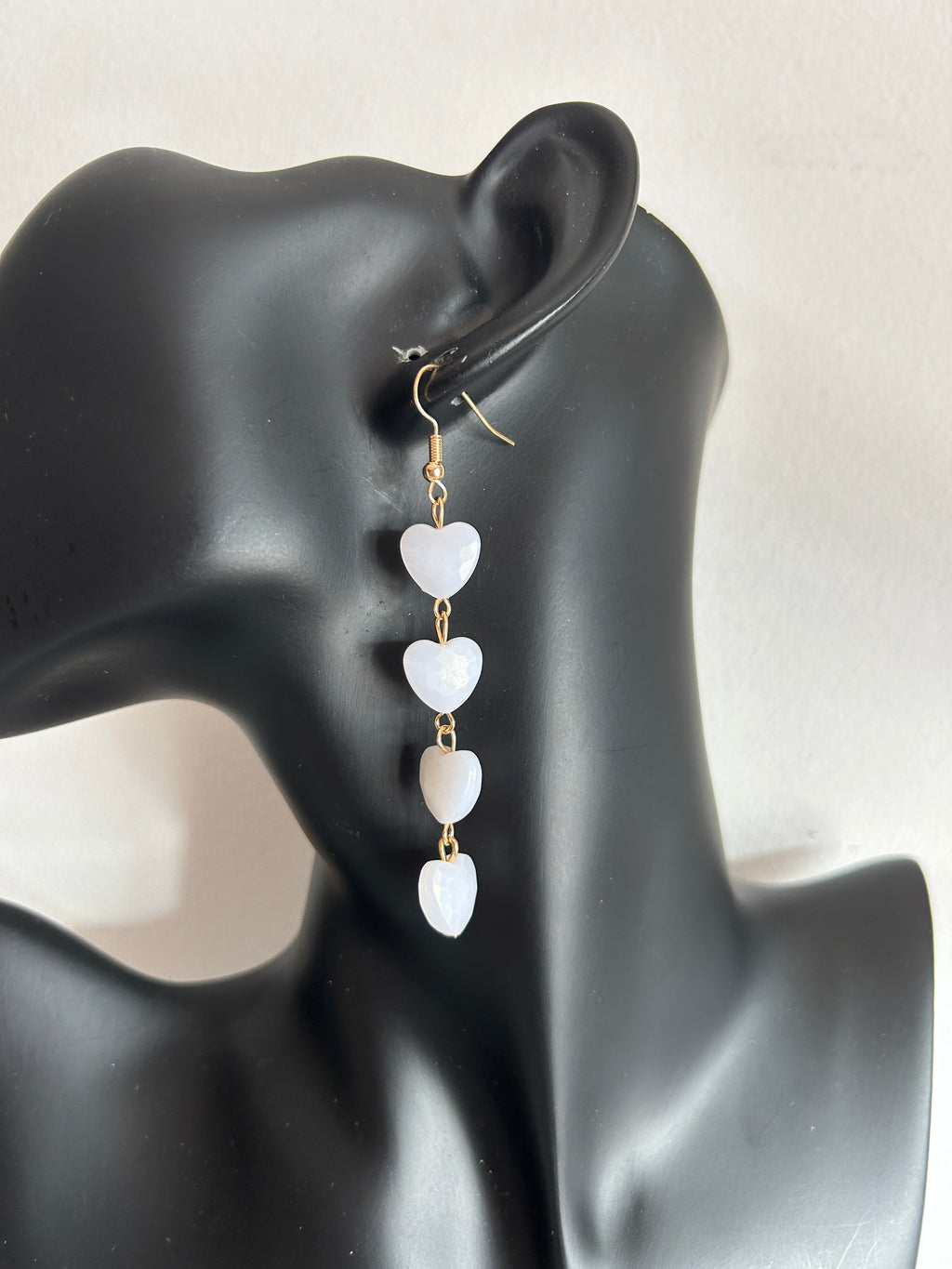 🤍 Pendientes colgantes de corazones blancos 🤍