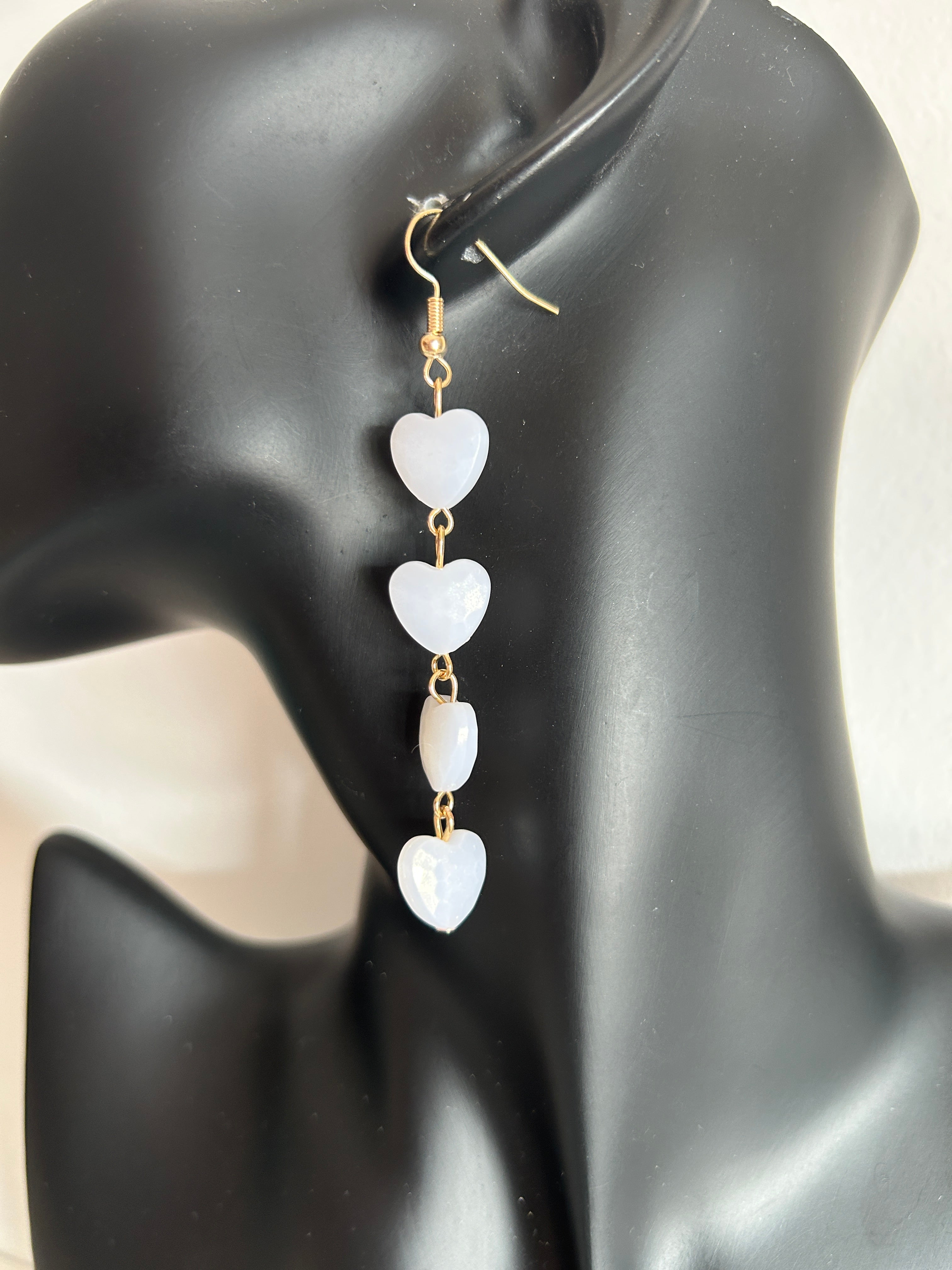 🤍 Pendientes colgantes de corazones blancos 🤍