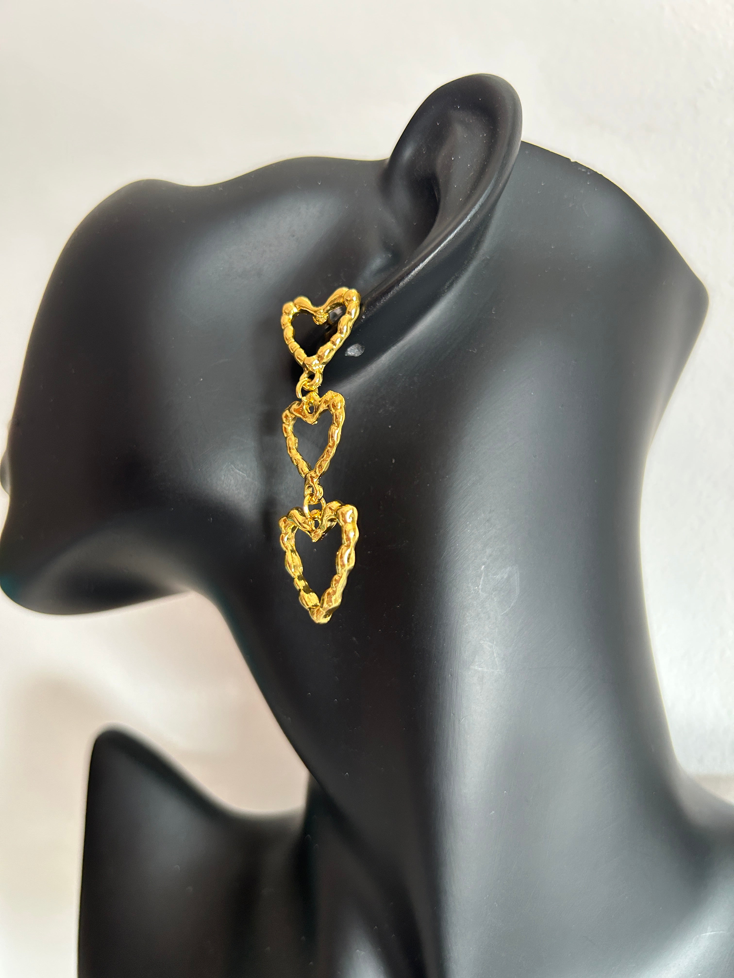💛 Pendientes de corazones dorados en cascada 💛