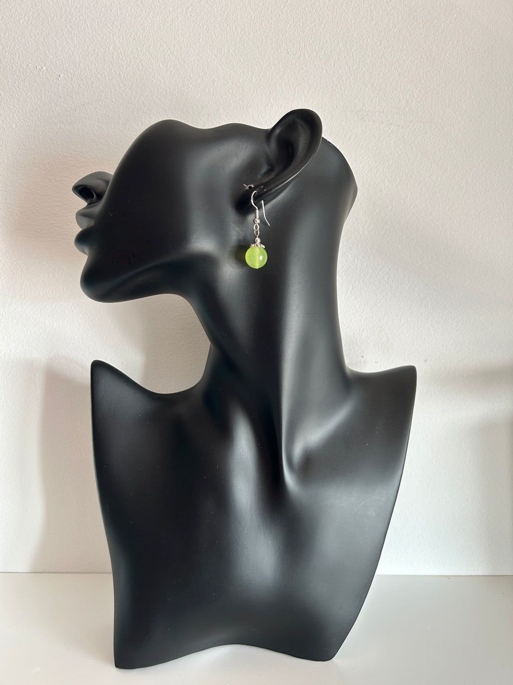 🍏 Pendientes con bolita verde lima 🍏