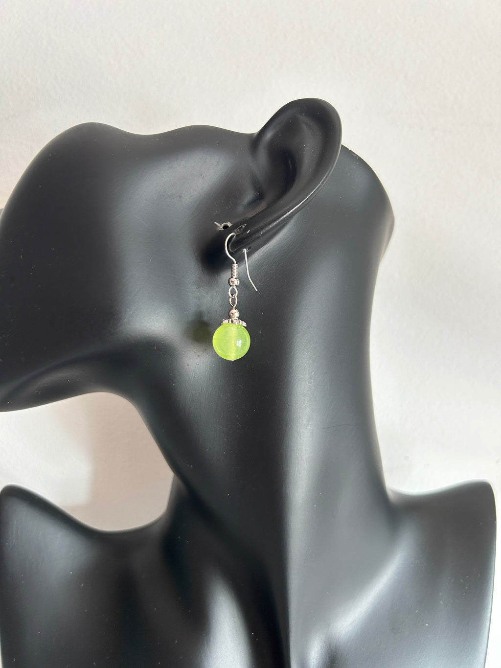🍏 Pendientes con bolita verde lima 🍏