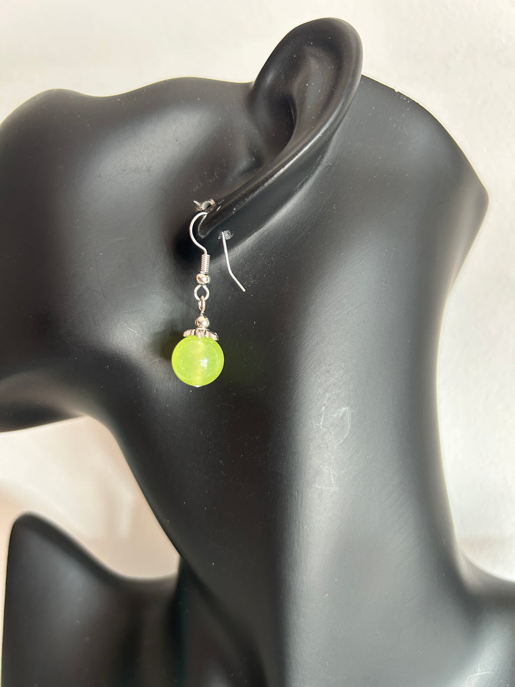 🍏 Pendientes con bolita verde lima 🍏