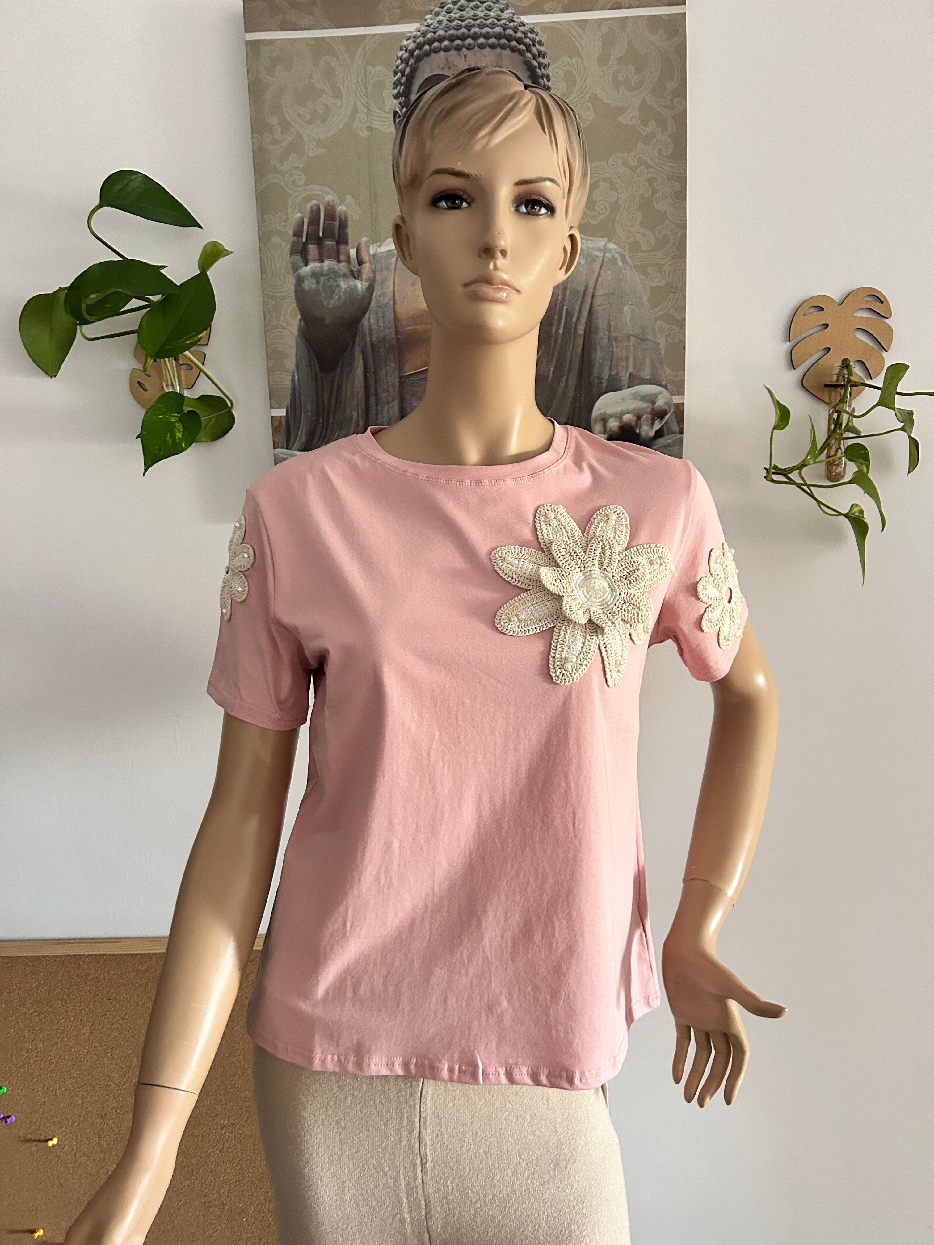 🌸 Camiseta Floral Rosa – Estilo Fresco y Delicado 🌸