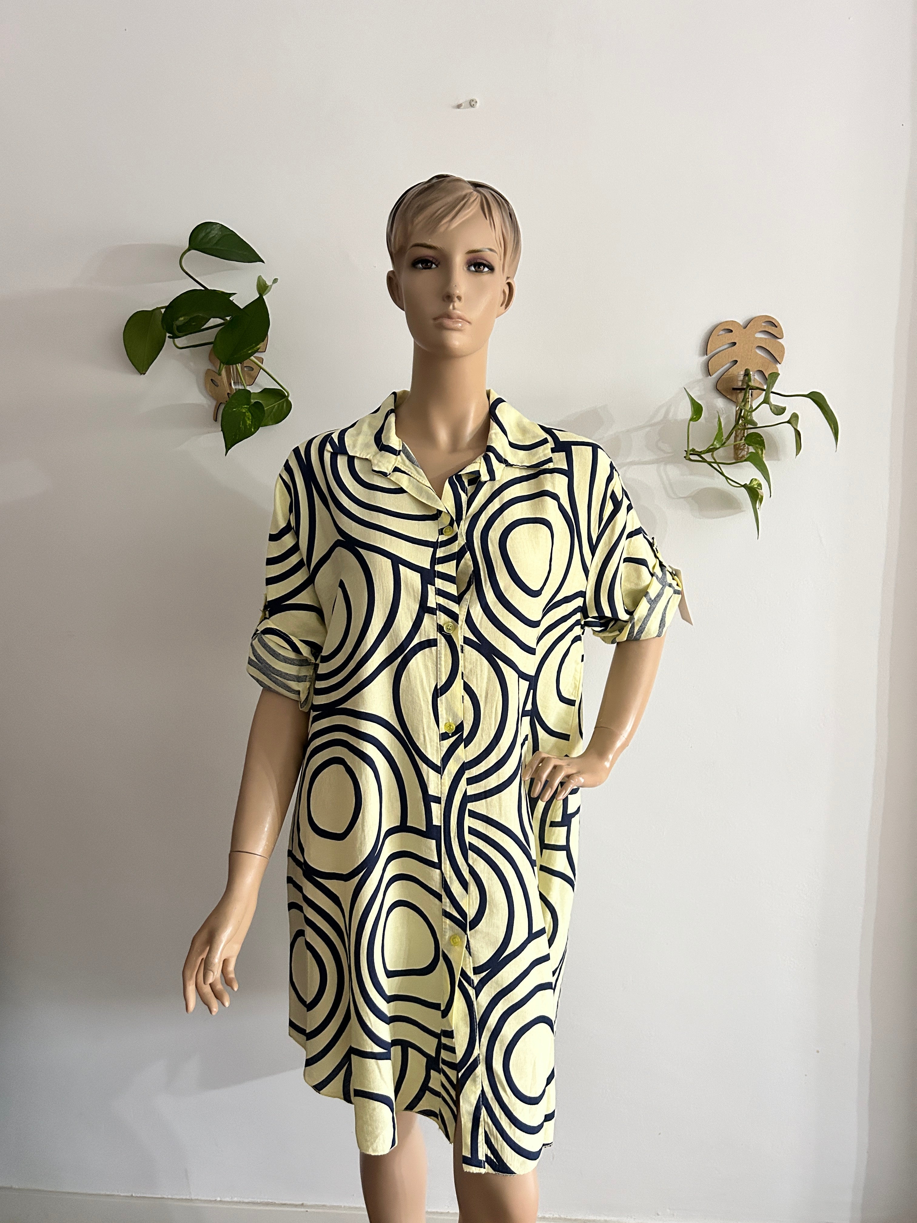 ✨💛 Vestido Camisero Amarillo con Diseño Geométrico 💛✨