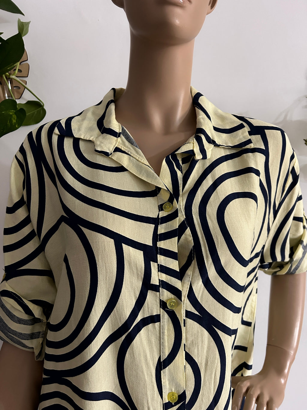 ✨💛 Vestido Camisero Amarillo con Diseño Geométrico 💛✨