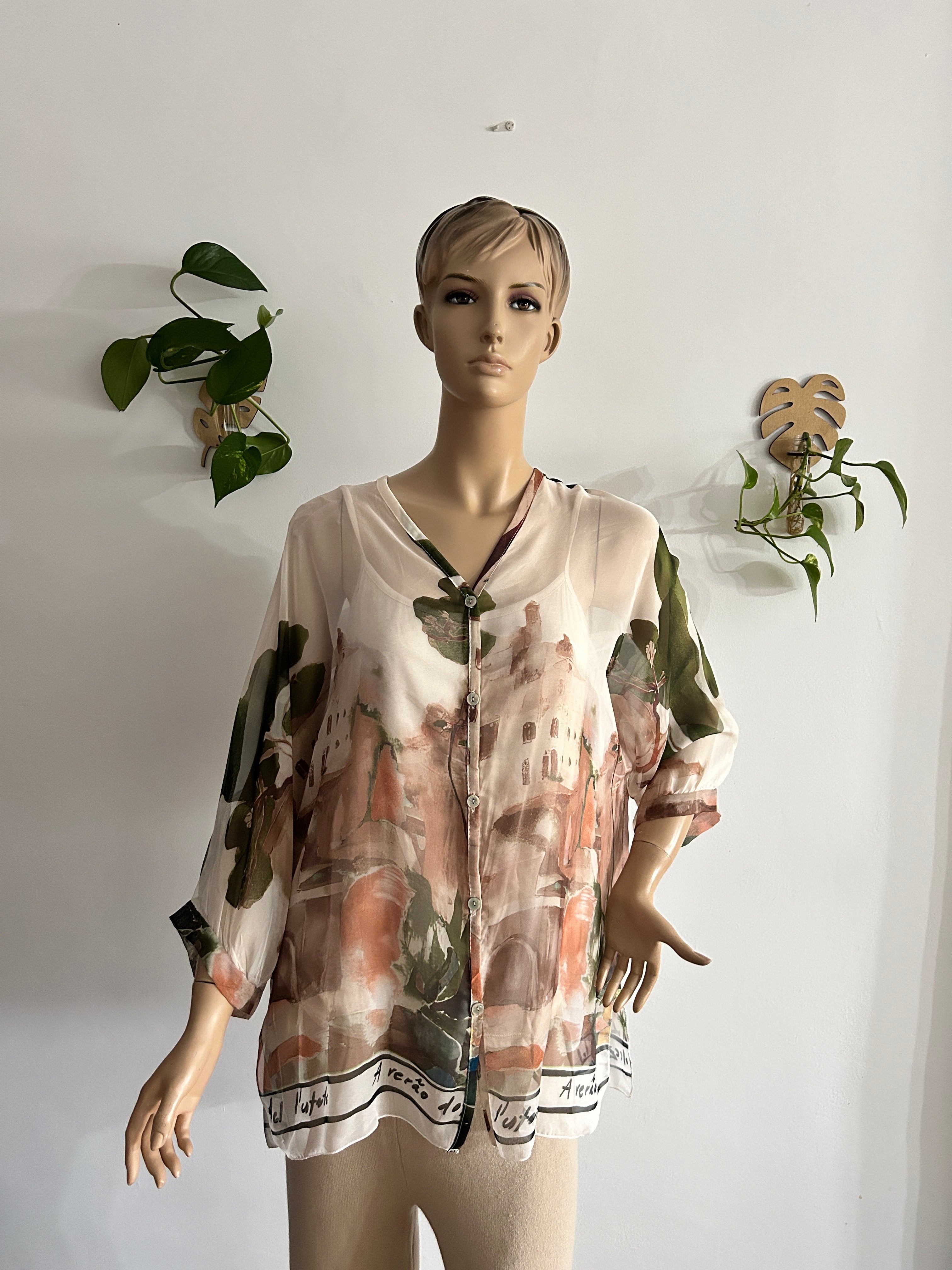 👚 Blusa vaporosa con estampado artístico 🎨