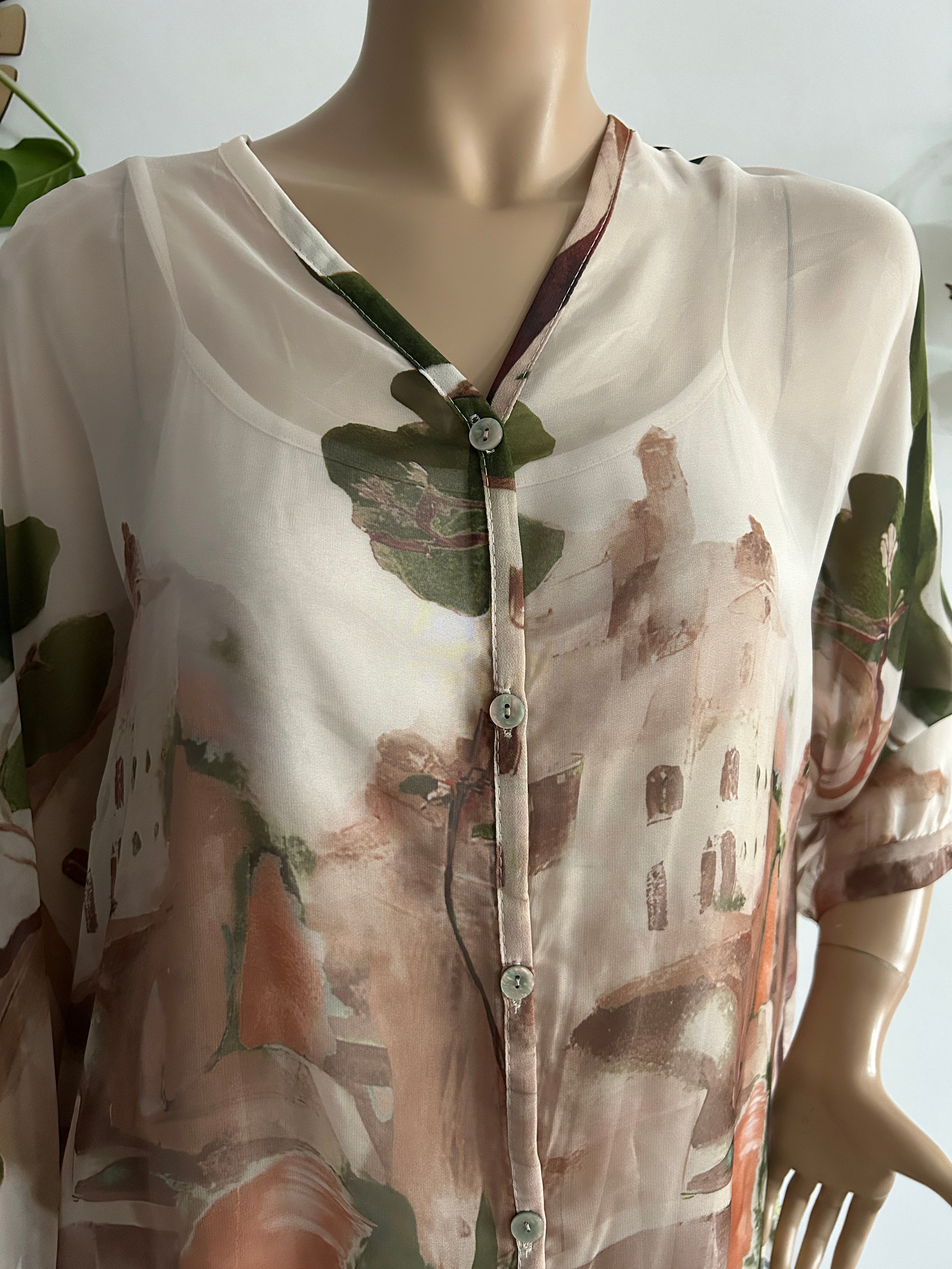 👚 Blusa vaporosa con estampado artístico 🎨