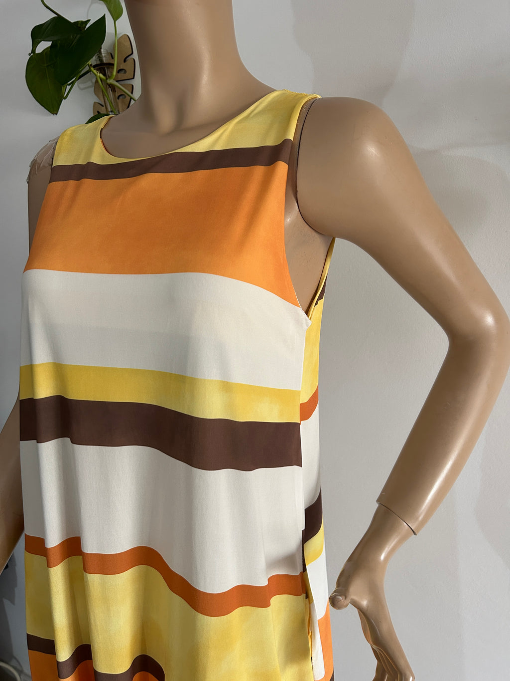 👗 Vestido largo de rayas en tonos cálidos ☀️🍊🤎