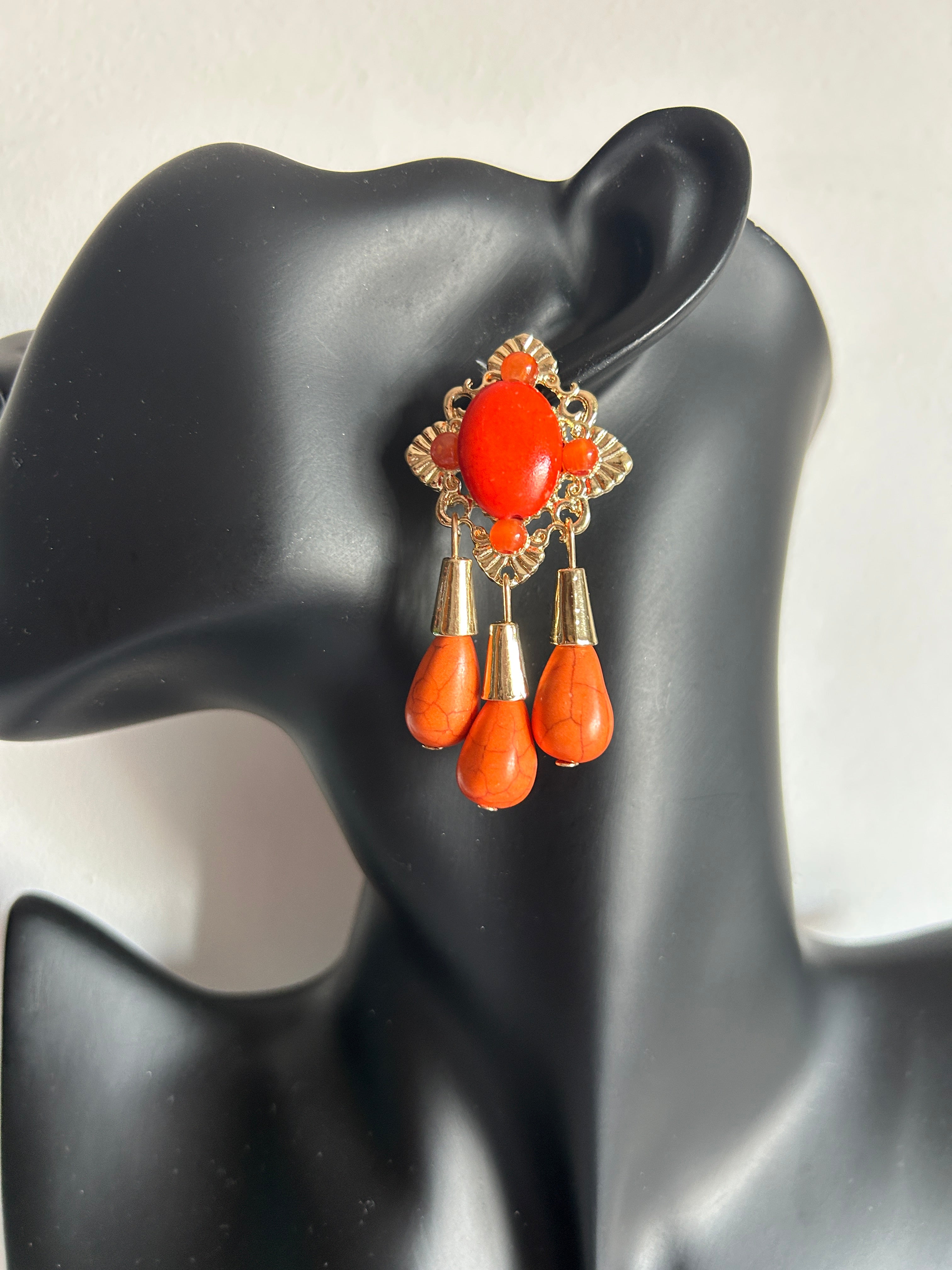 🧡 Pendientes naranja estilo lágrima con detalles dorados 🧡