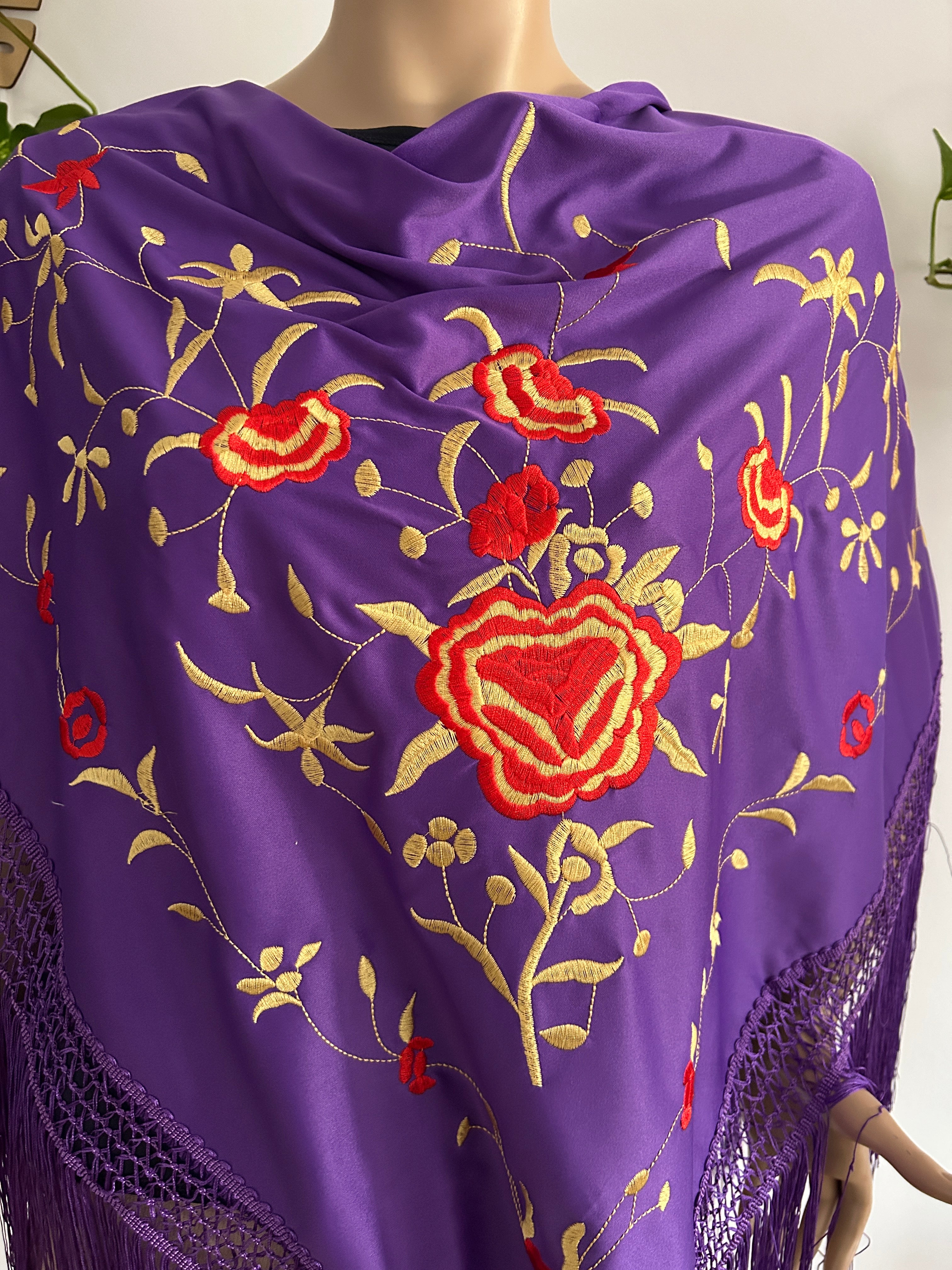 🌺 Mantón bordado en color morado con flores de colores🌺