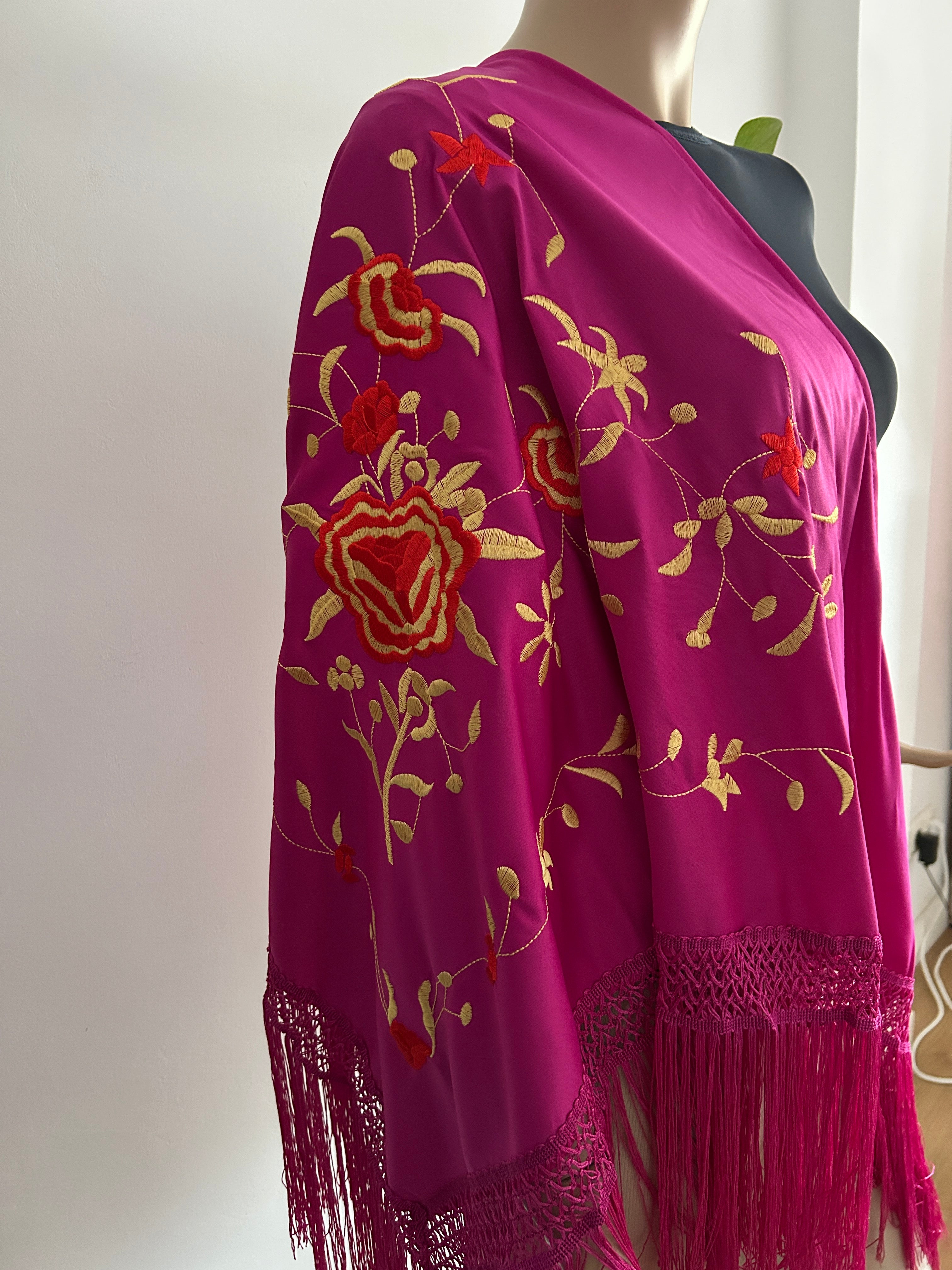 🌺 Mantón bordado fucsia con flores de colores 🌺