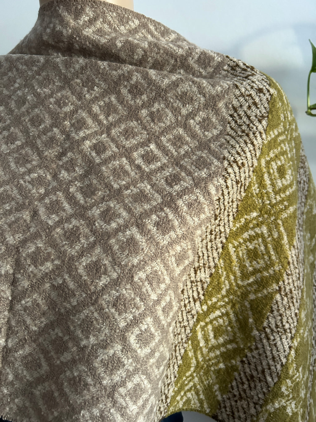 ¡REBAJAS! Pashmina Estampada en Tonos Tierra