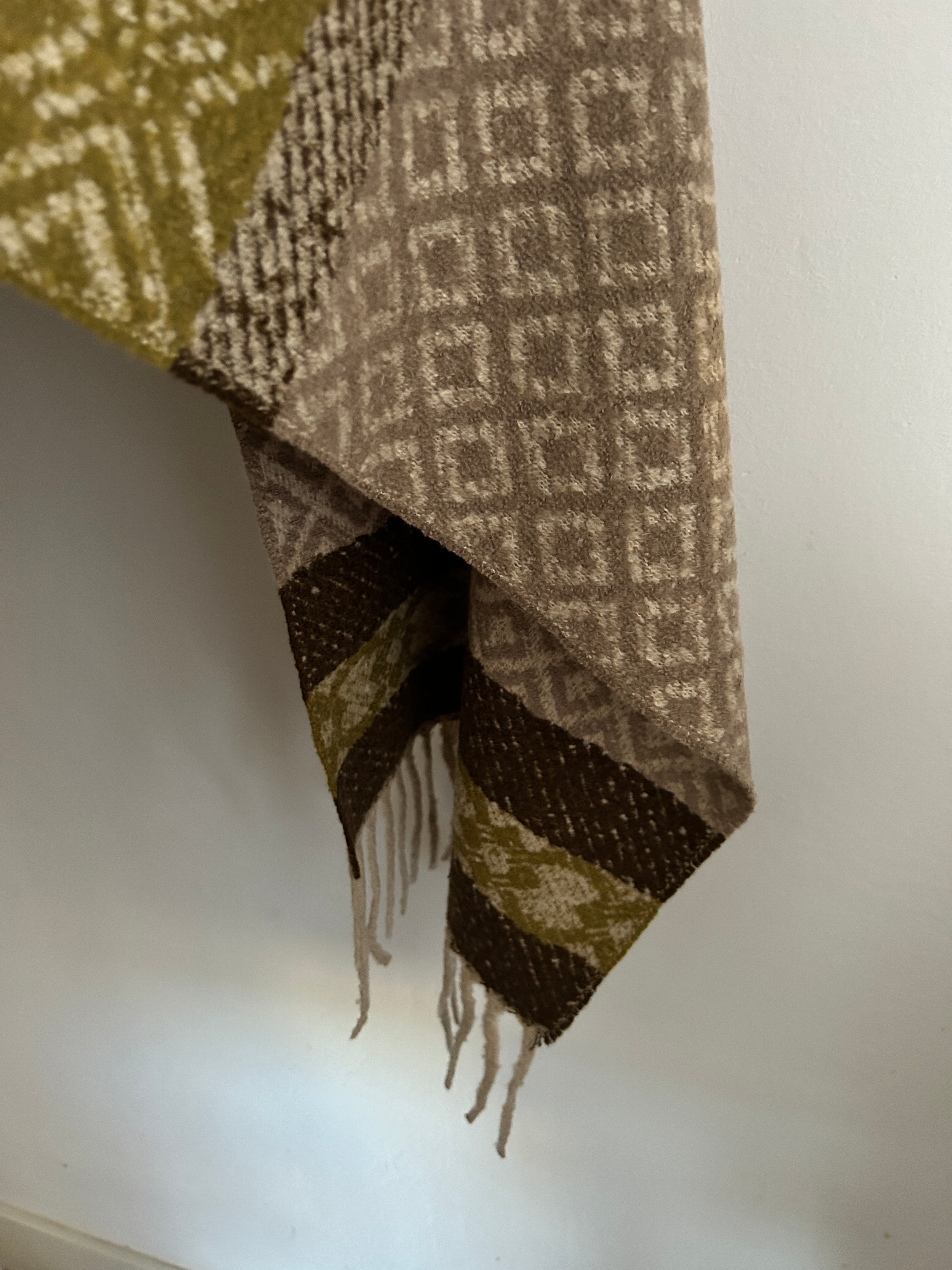 ¡REBAJAS! Pashmina Estampada en Tonos Tierra