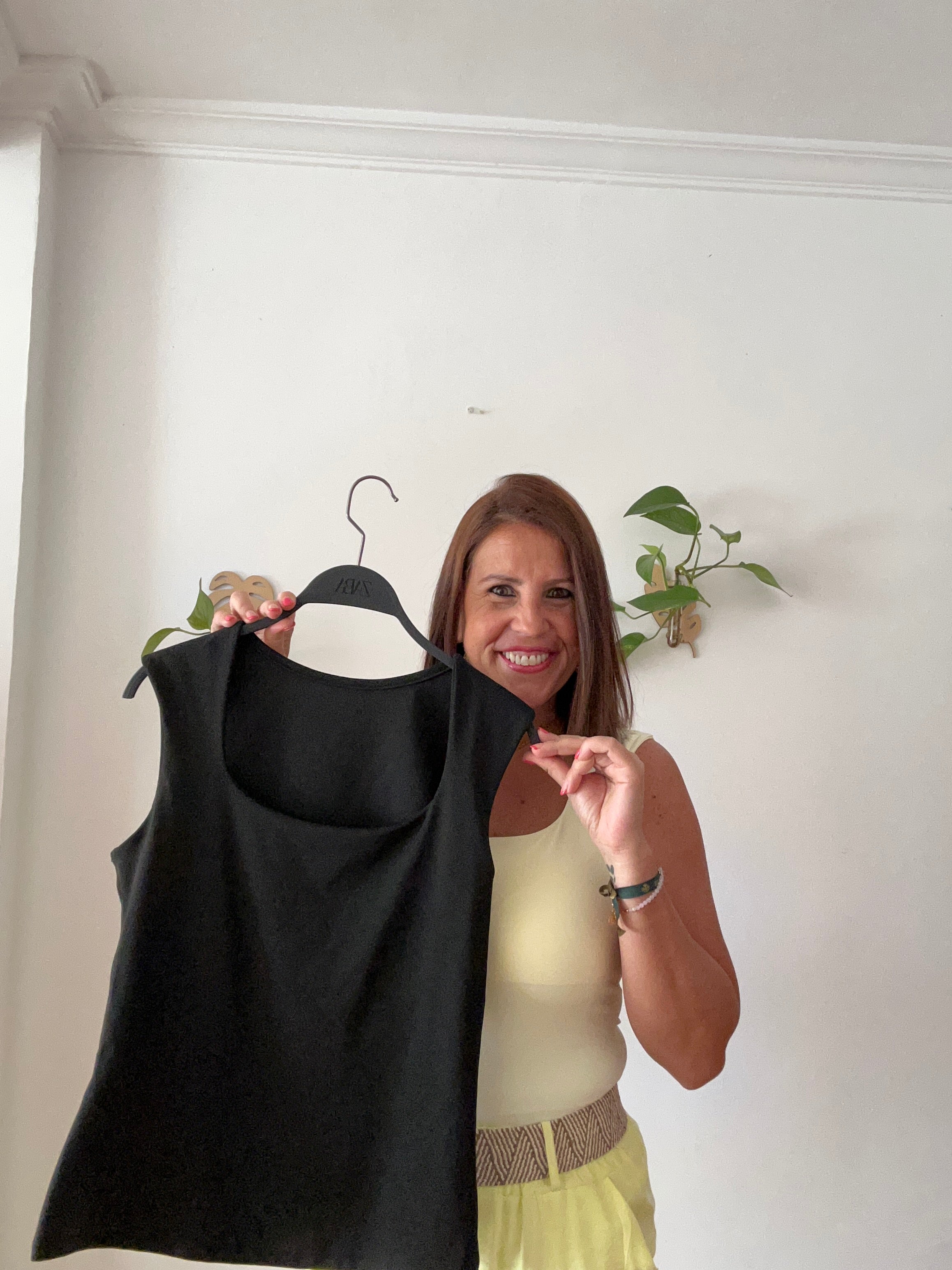 ✨ Camiseta Básica Elegante Sin Mangas | Disponible en 4 Colores
