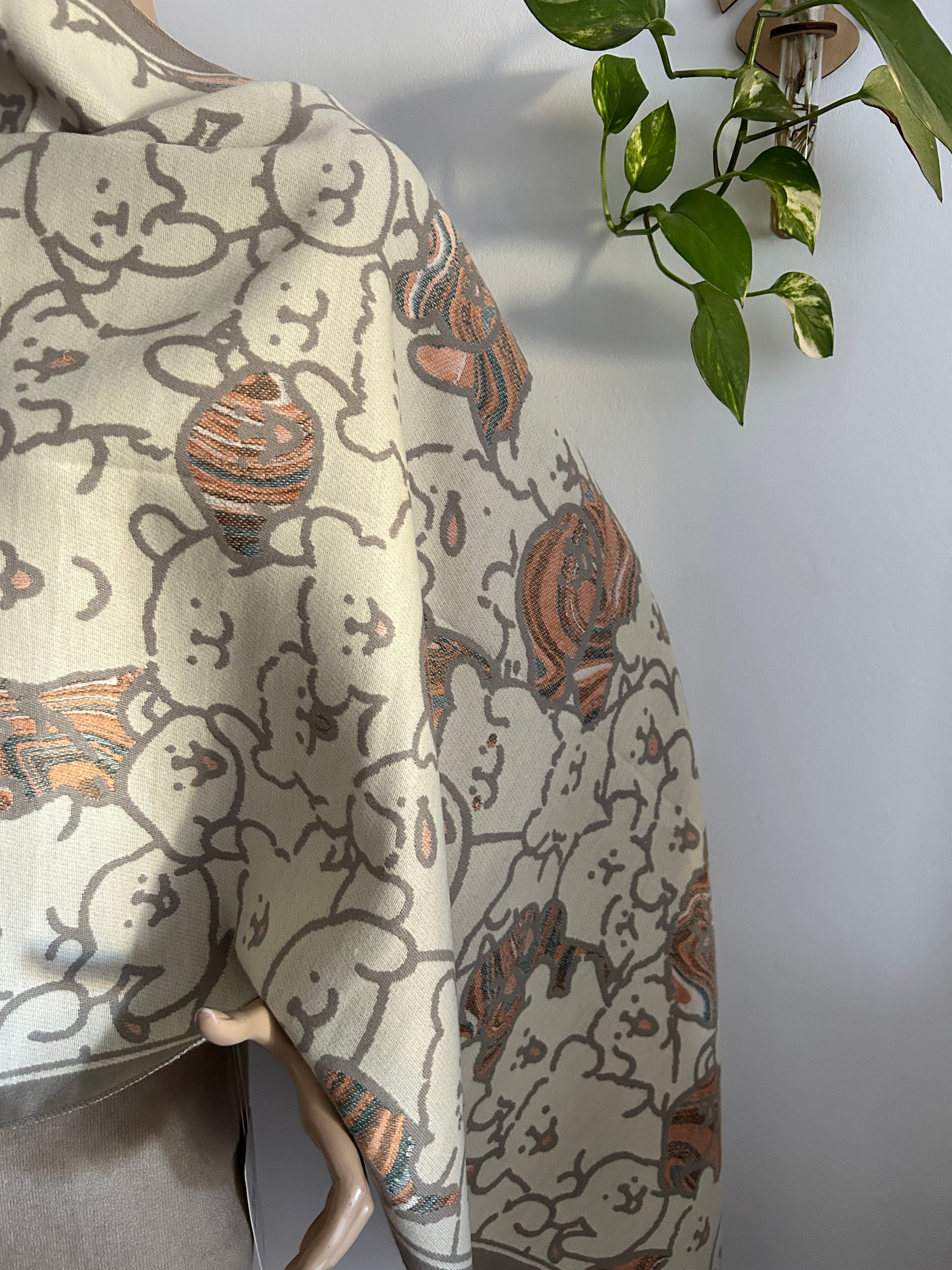 ¡REBAJAS! Pashmina Estampado Divertido en Tonos Neutros