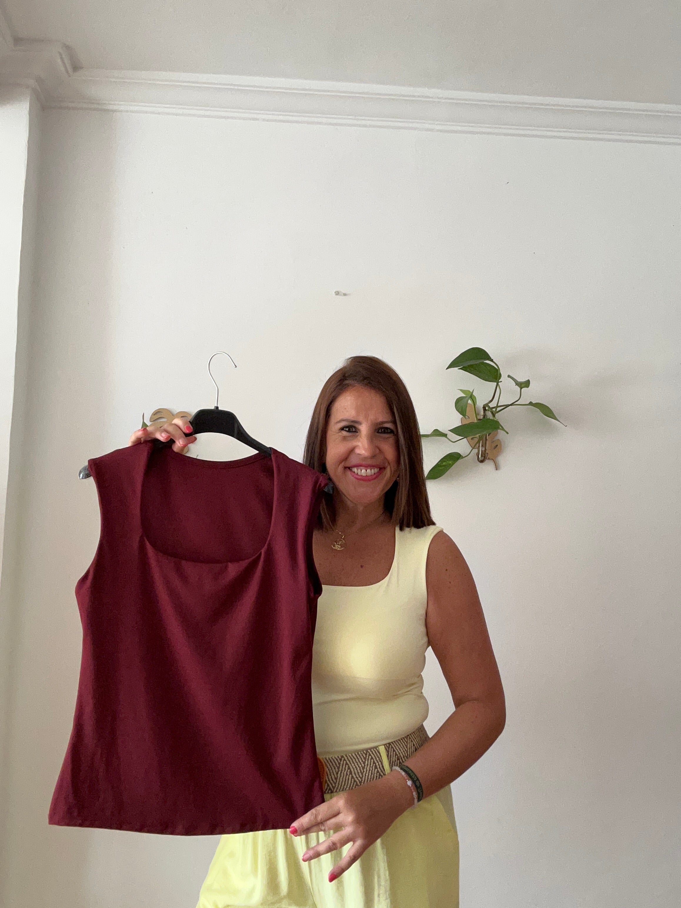 ✨ Camiseta Básica Elegante Sin Mangas | Disponible en 4 Colores