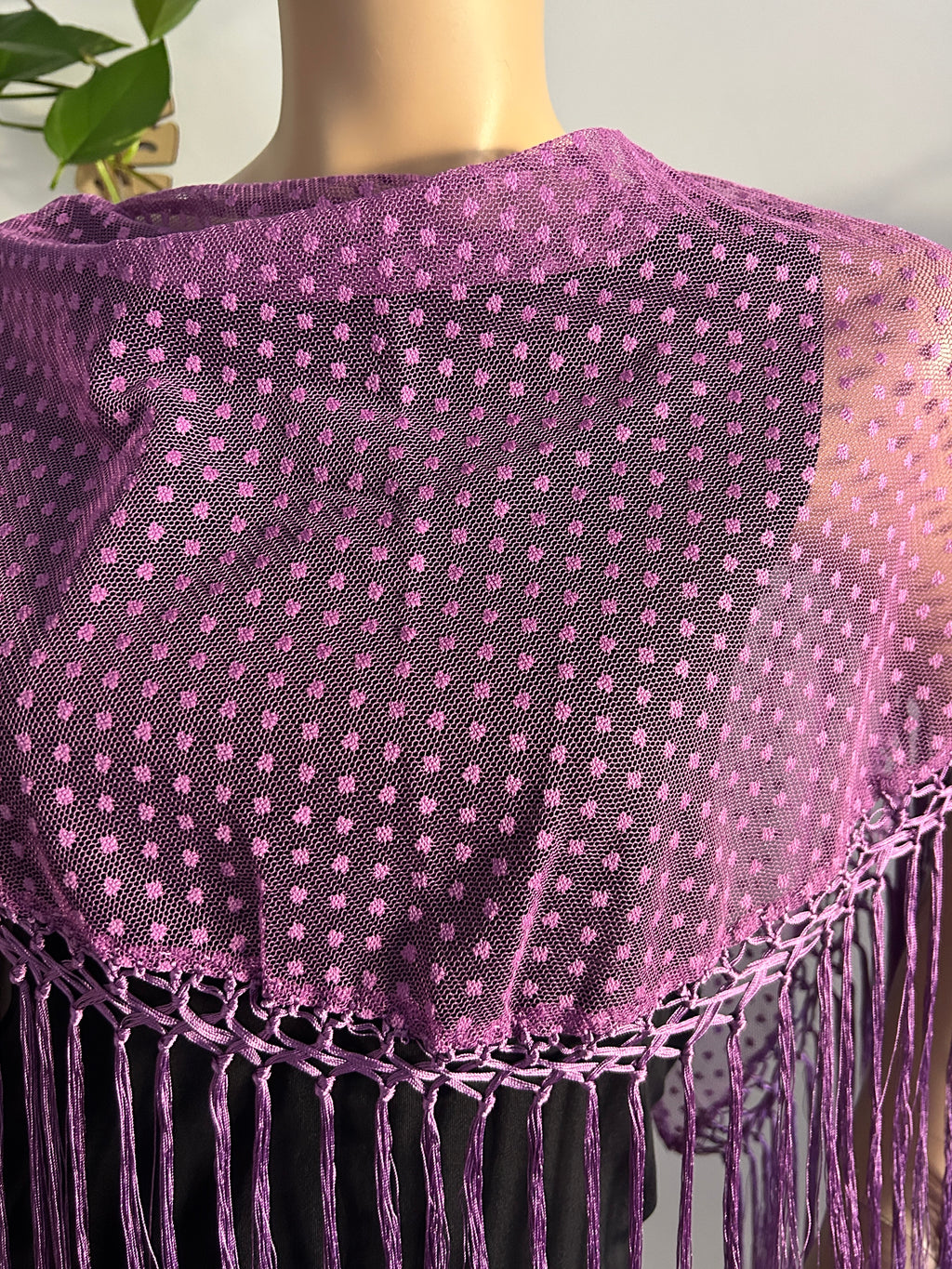 ✨ Mantón de topitos en color malva – Estilo flamenco con toque moderno ✨