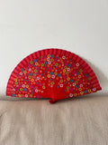 Abanico de mujer – rojo con estampado floral multicolor