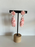 Pendientes de rosas en tono rosa pastel