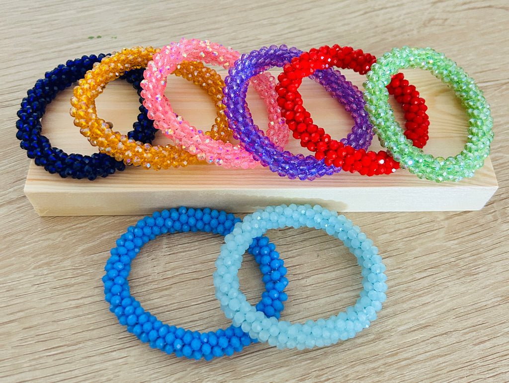 Pulseras elásticas de cuentas en colores a 2.50€ unidad
