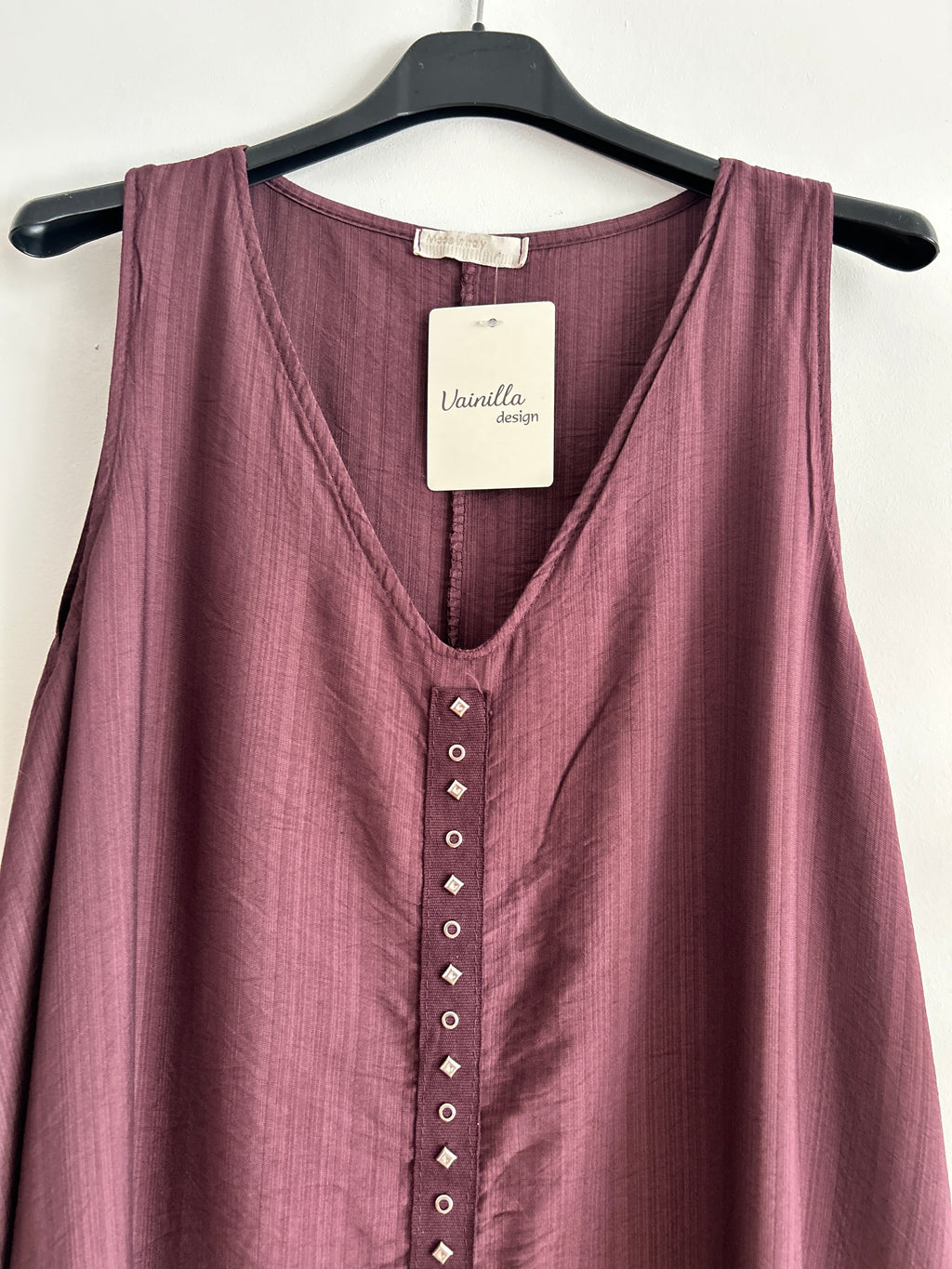 ✨ Vestido largo fluido con detalles decorativos ✨