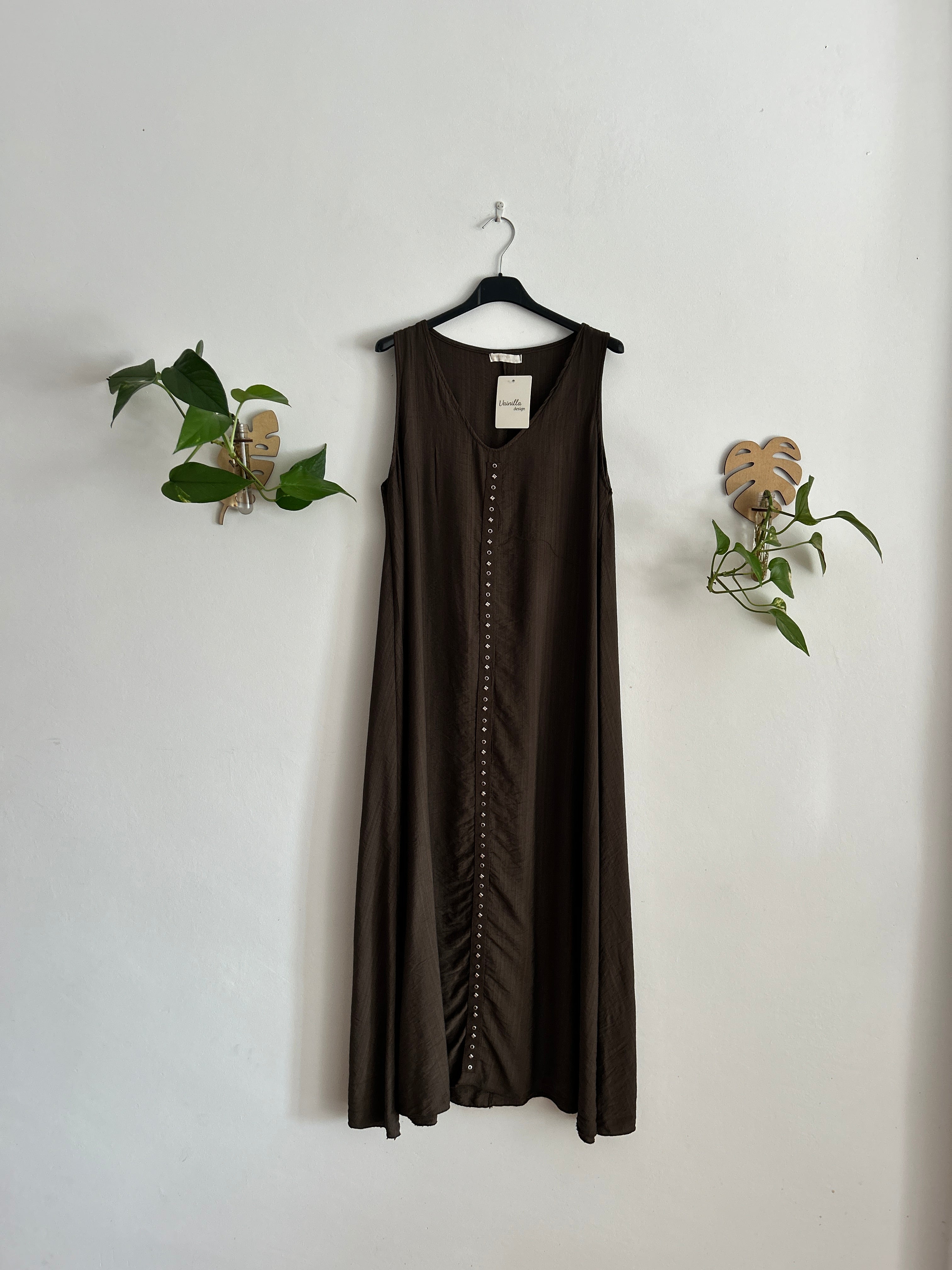 ✨ Vestido largo fluido con detalles decorativos ✨