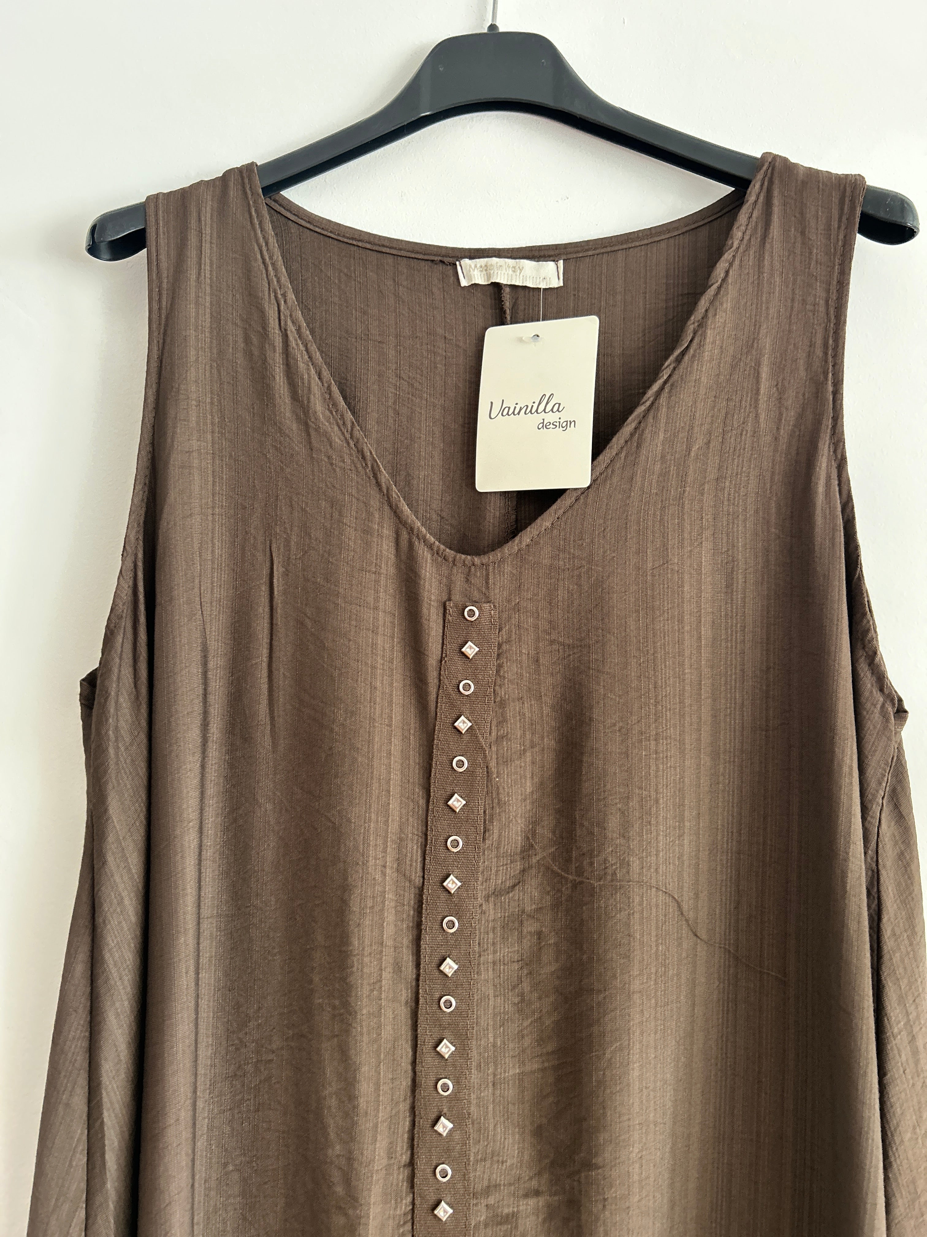 ✨ Vestido largo fluido con detalles decorativos ✨
