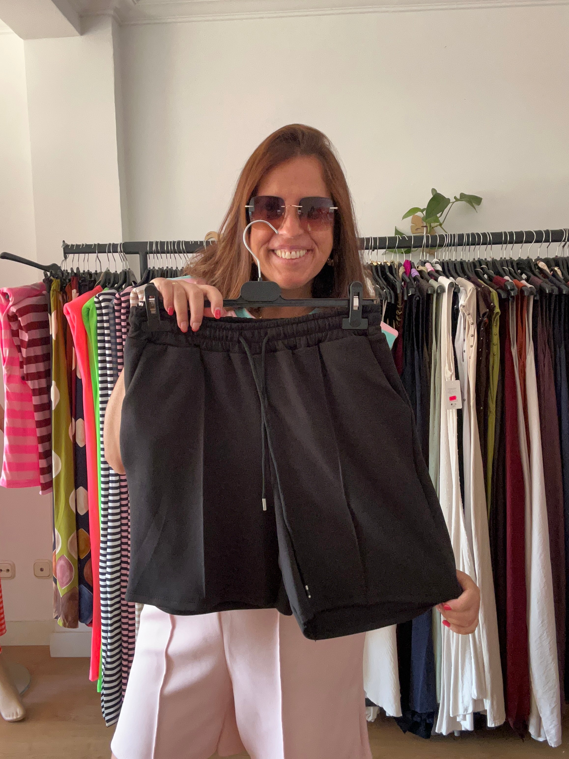 Bermuda Básica de Punto – Varios Colores