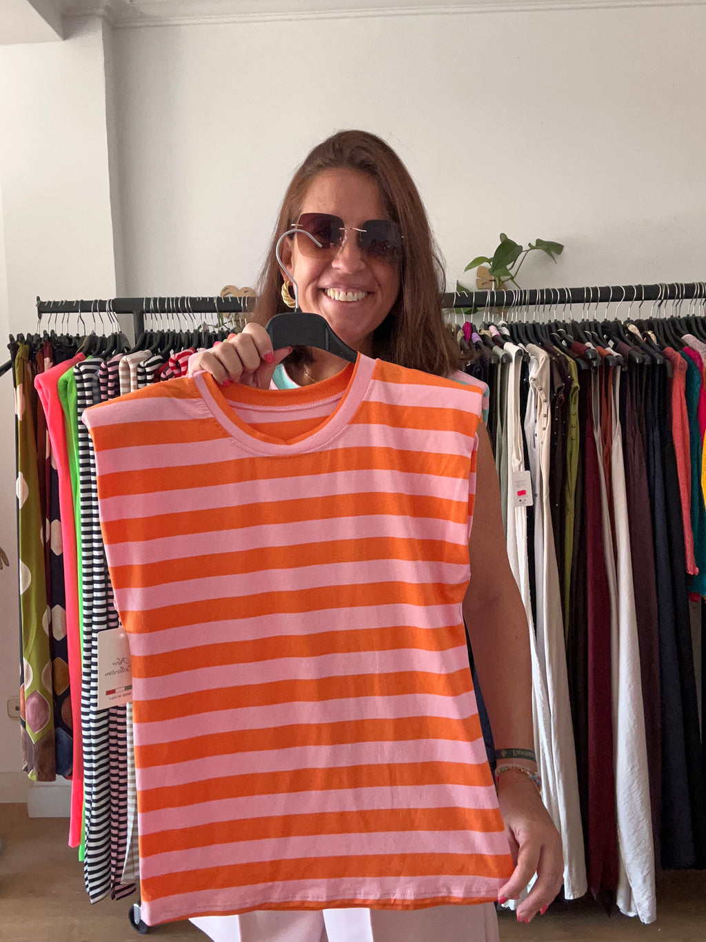 Camiseta de Rayas con Hombreras – Varios Colores ✨