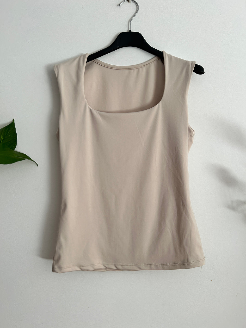 Camiseta Básica Premium – Varios Colores ✨